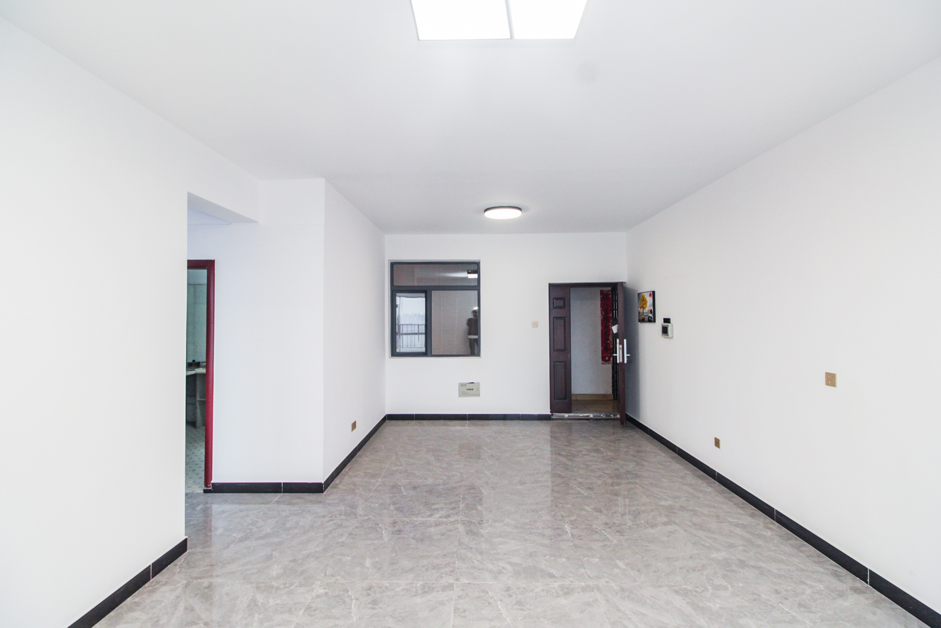 金领家族 3室2厅1卫 95.0万 金领家族 3室2厅1卫 95.0万客厅