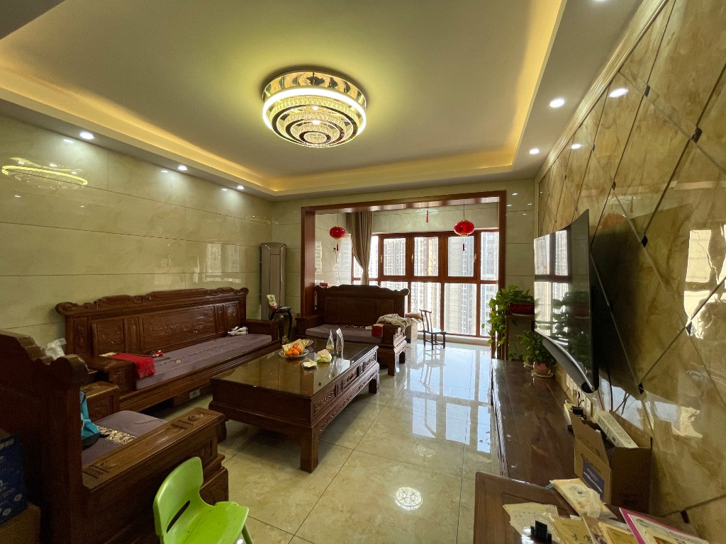 美的城三期 3室2厅2卫 80.0万 美的城三期 3室2厅2卫 80.0万客厅