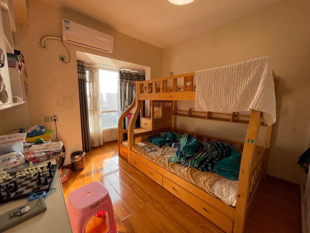 美的城三期 3室2厅2卫 80.0万 美的城三期 3室2厅2卫 80.0万客厅