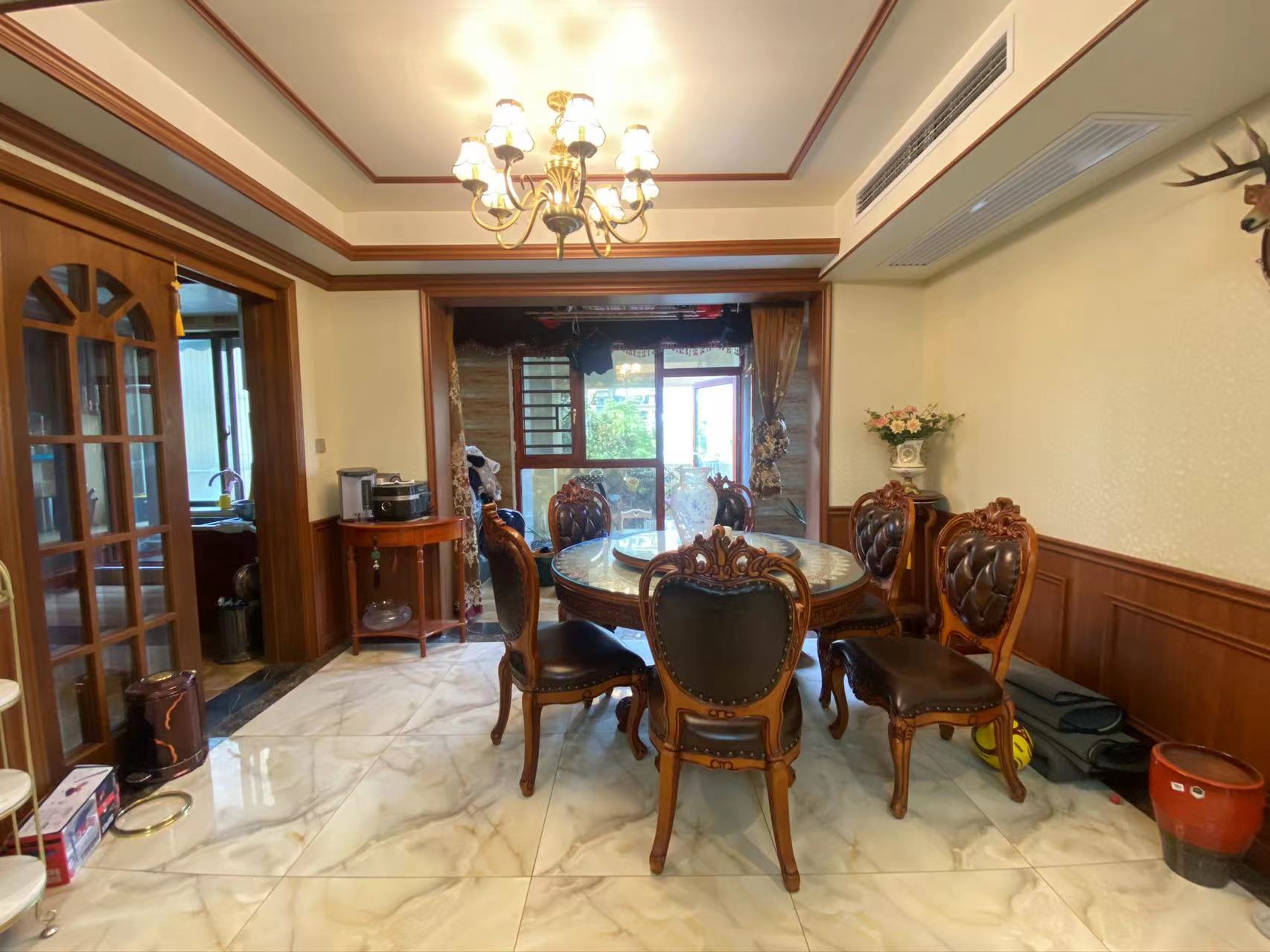 奥园养生城 4室2厅2卫 130.0万 奥园养生城 4室2厅2卫 130.0万客厅