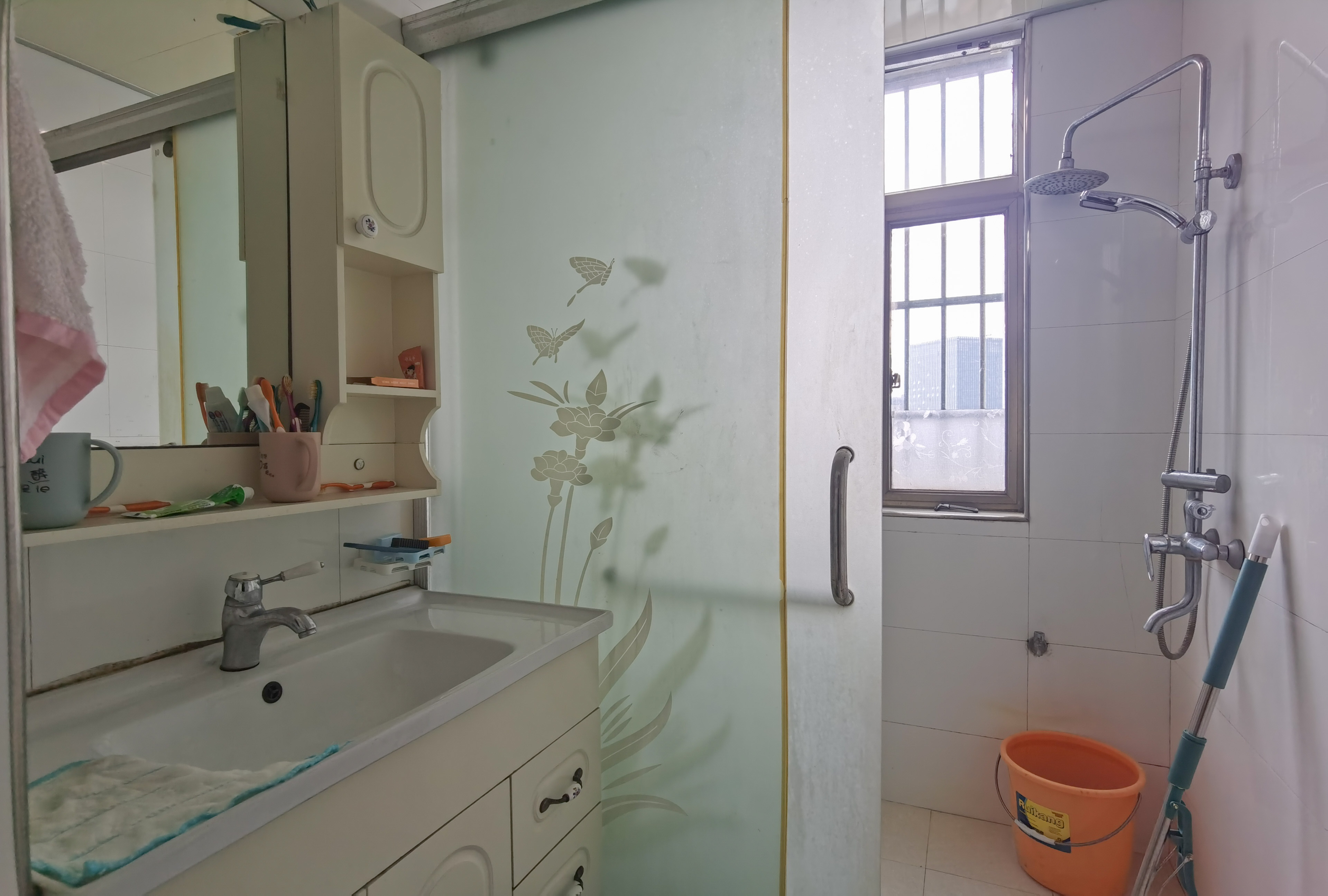 紫金名门  2室2厅1卫    52.8万 紫金名门  2室2厅1卫    52.8万客厅