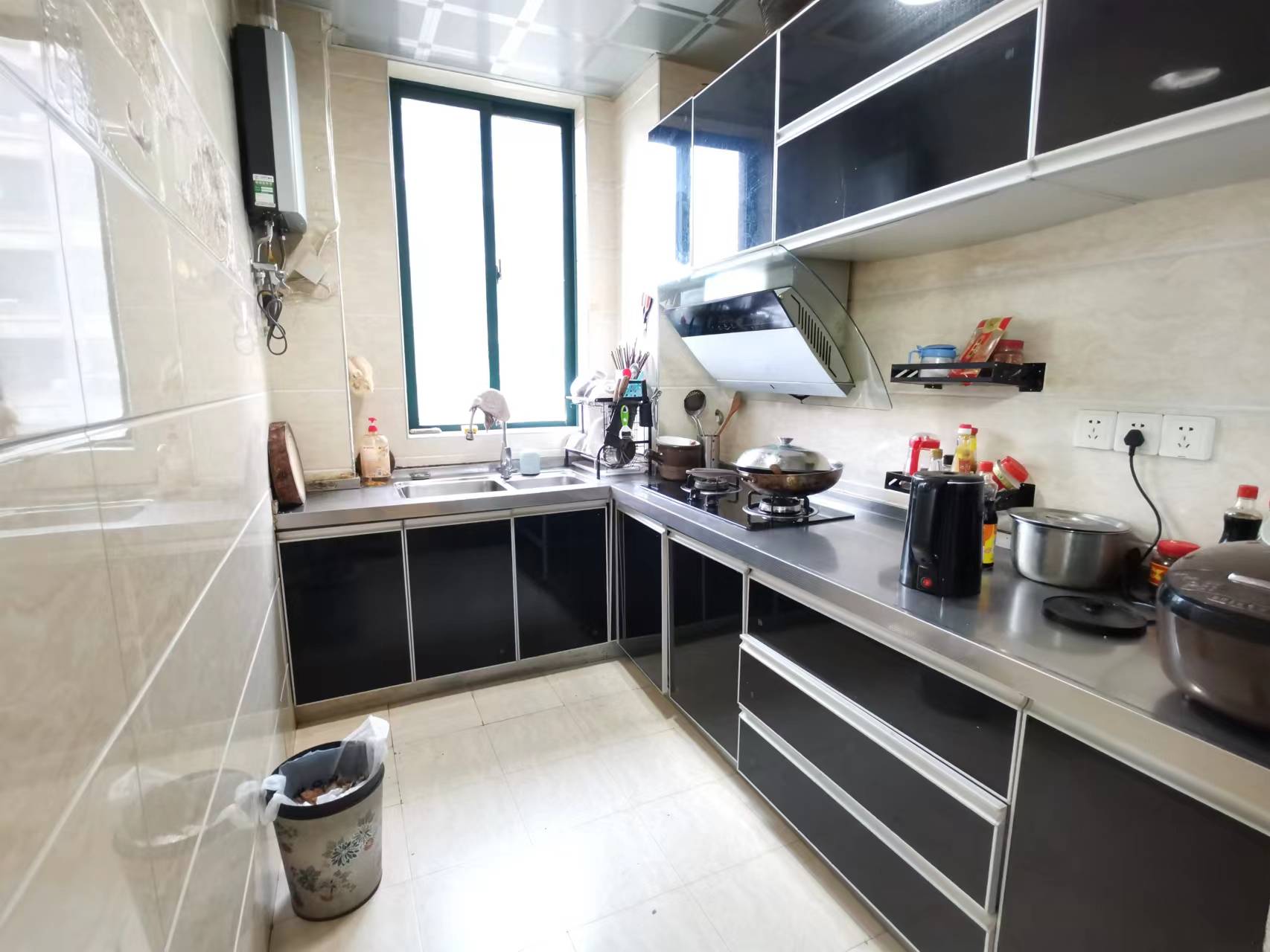 尚格名城花好悦园4期 3室2厅1卫 69.8万 尚格名城花好悦园4期 3室2厅1卫 69.8万客厅