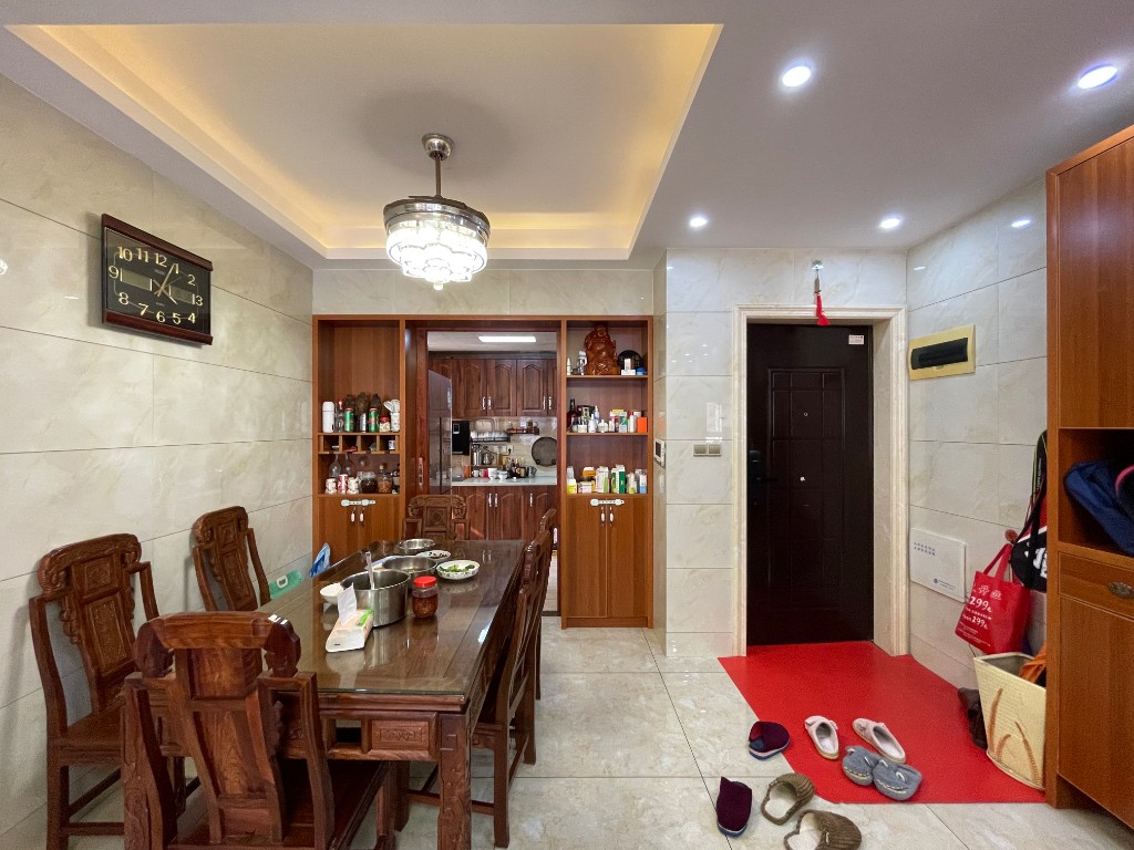 美的城三期 3室2厅2卫 80.0万 美的城三期 3室2厅2卫 80.0万客厅