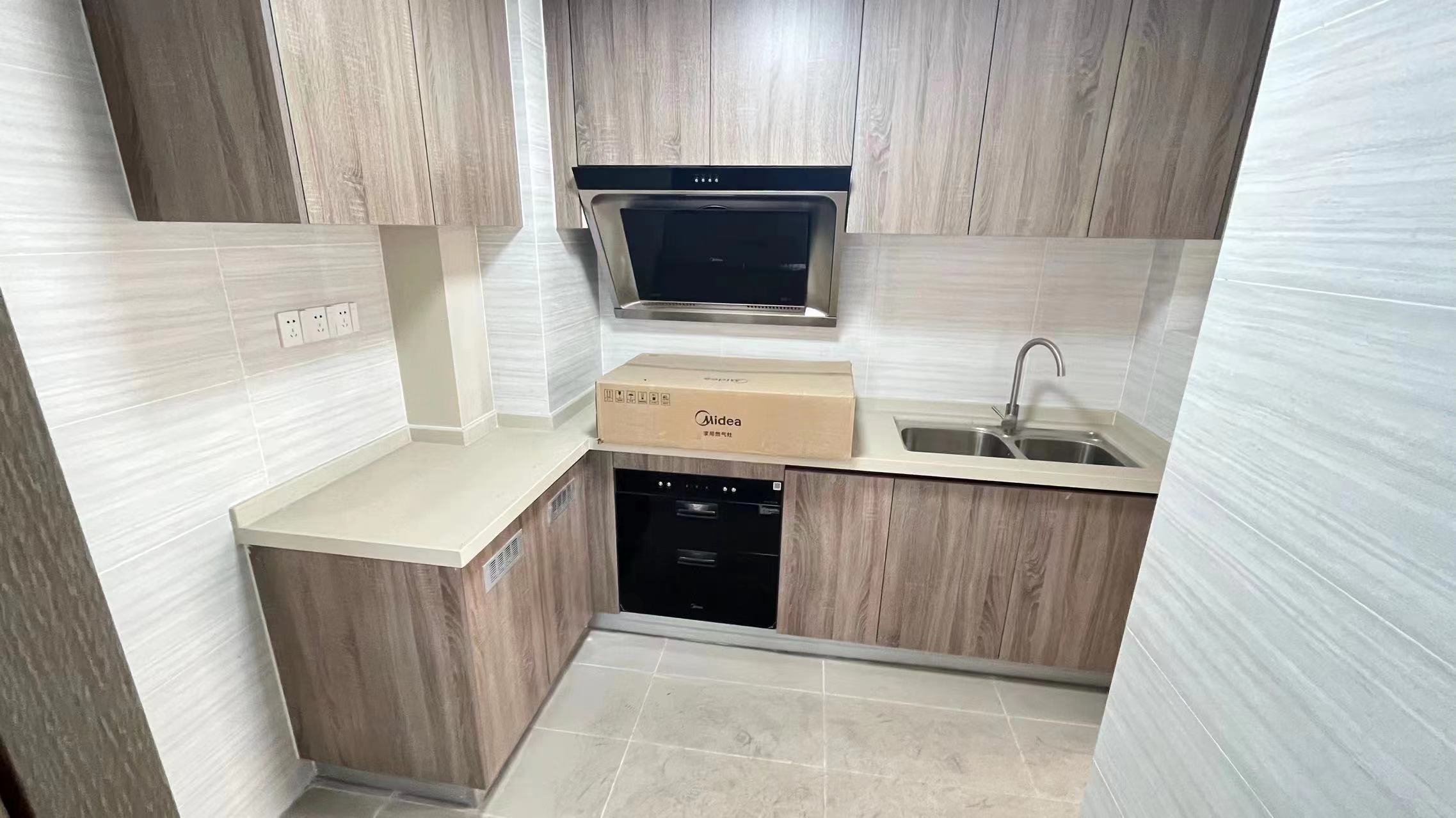 东部美的城 3室2厅2卫 78.8万 东部美的城 3室2厅2卫 78.8万客厅