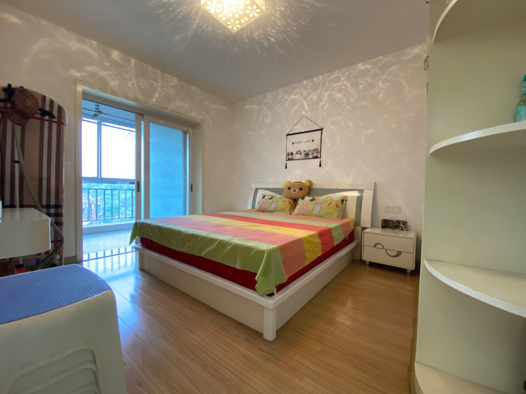 顺鑫佳园 3室2厅2卫 69.8万 顺鑫佳园 3室2厅2卫 69.8万客厅