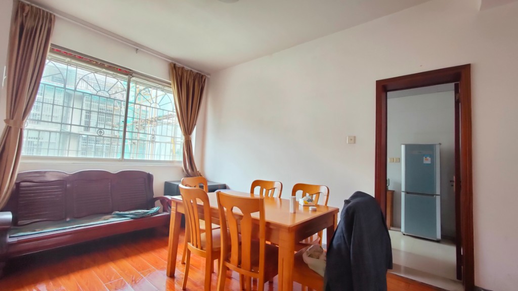 株洲富景园 3室2厅1卫 86.0万 株洲富景园 3室2厅1卫 86.0万客厅