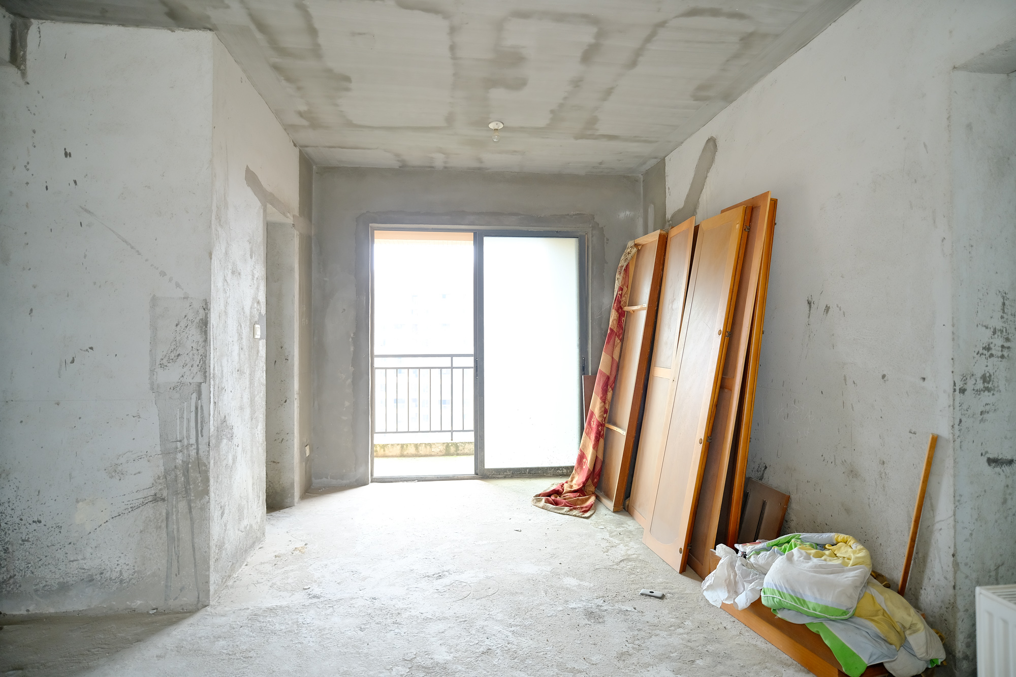 三一街区  4室2厅2卫   120.00万其他