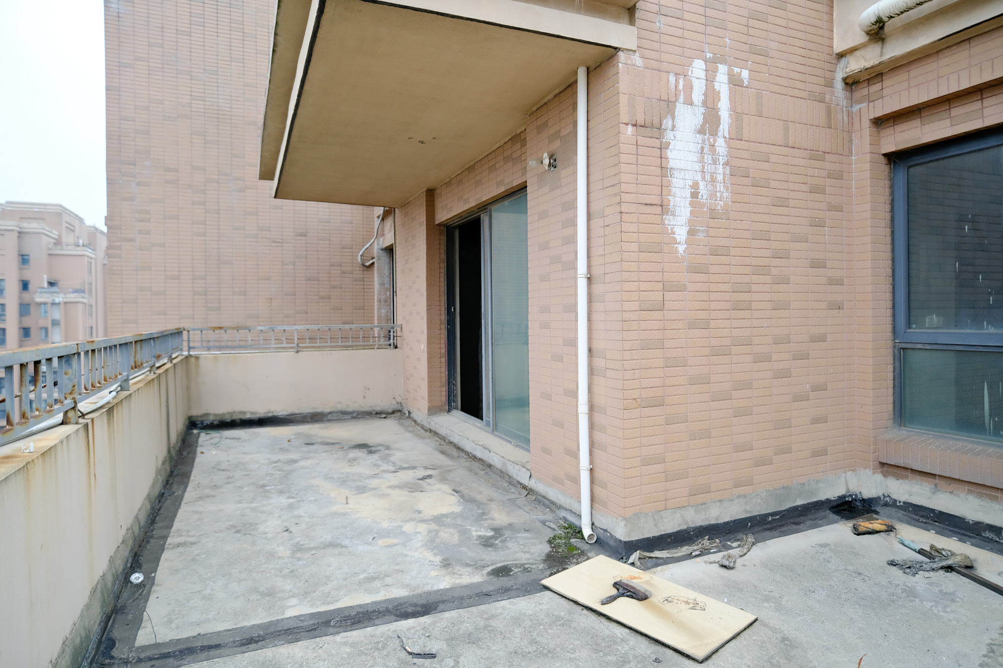 三一街区  4室2厅2卫   120.00万客厅