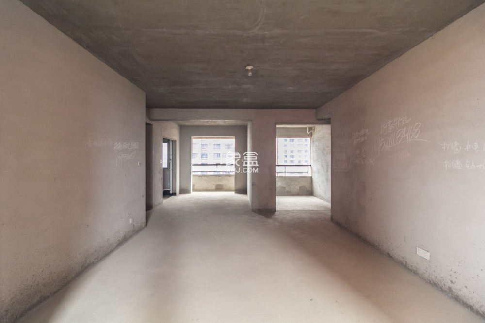 辉宏橄榄城  4室2厅2卫    96.8万