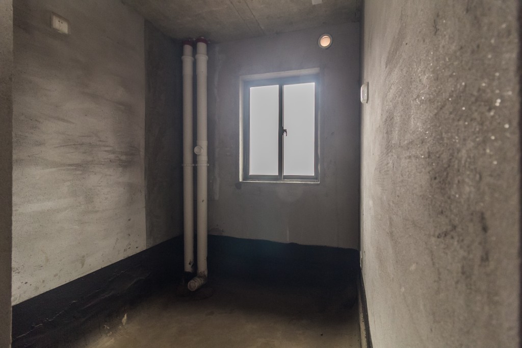 辉宏橄榄城  4室2厅2卫    96.8万客厅