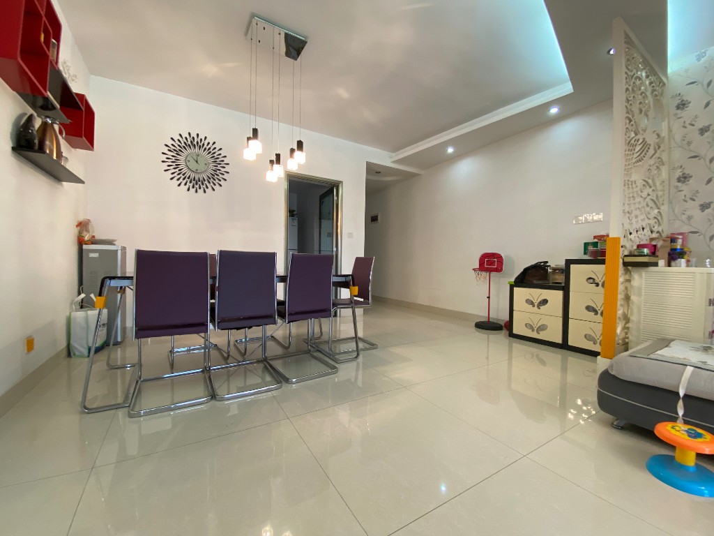 顺鑫佳园 3室2厅2卫 69.8万 顺鑫佳园 3室2厅2卫 69.8万客厅