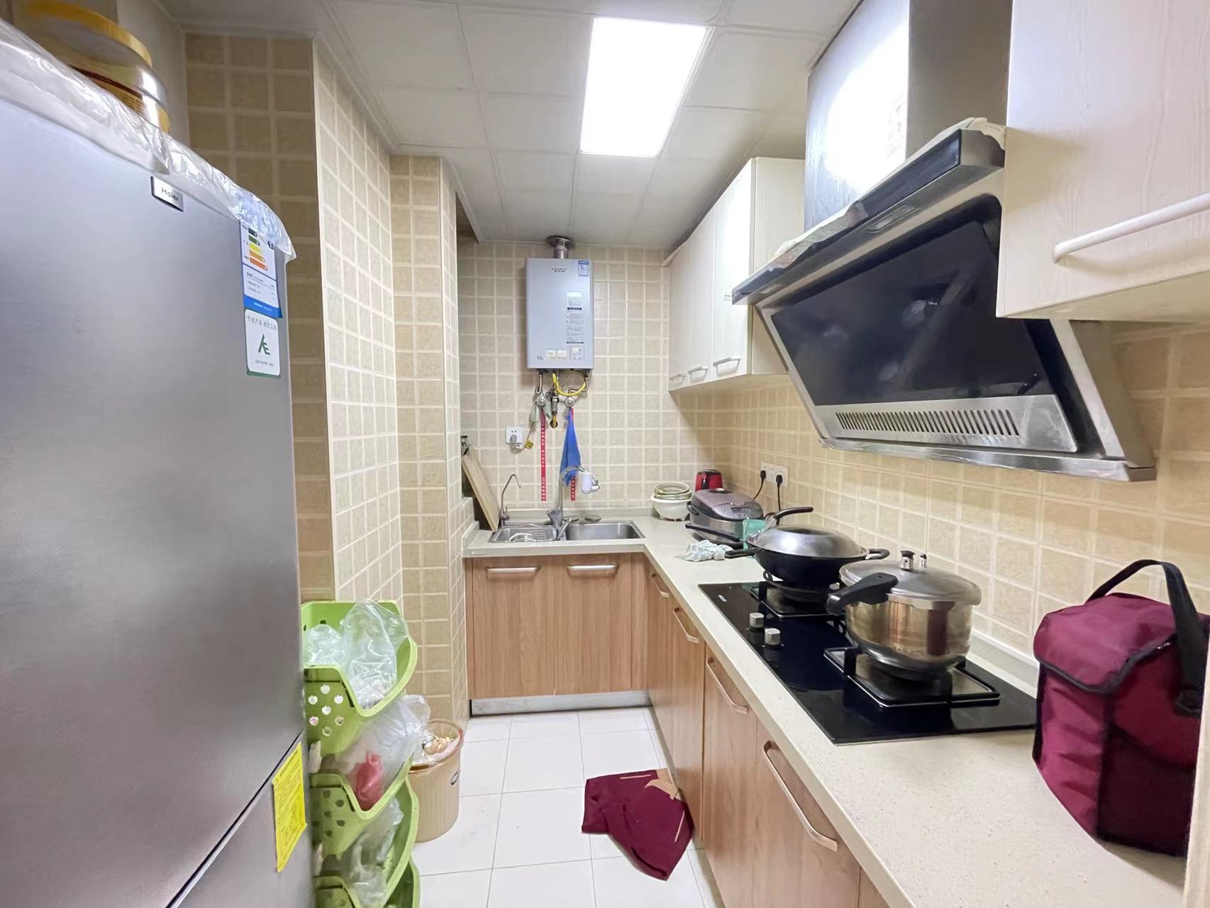 凯旋名门人民中路1006号 3室2厅2卫 84.0万 凯旋名门人民中路1006号 3室2厅2卫 84.0万客厅