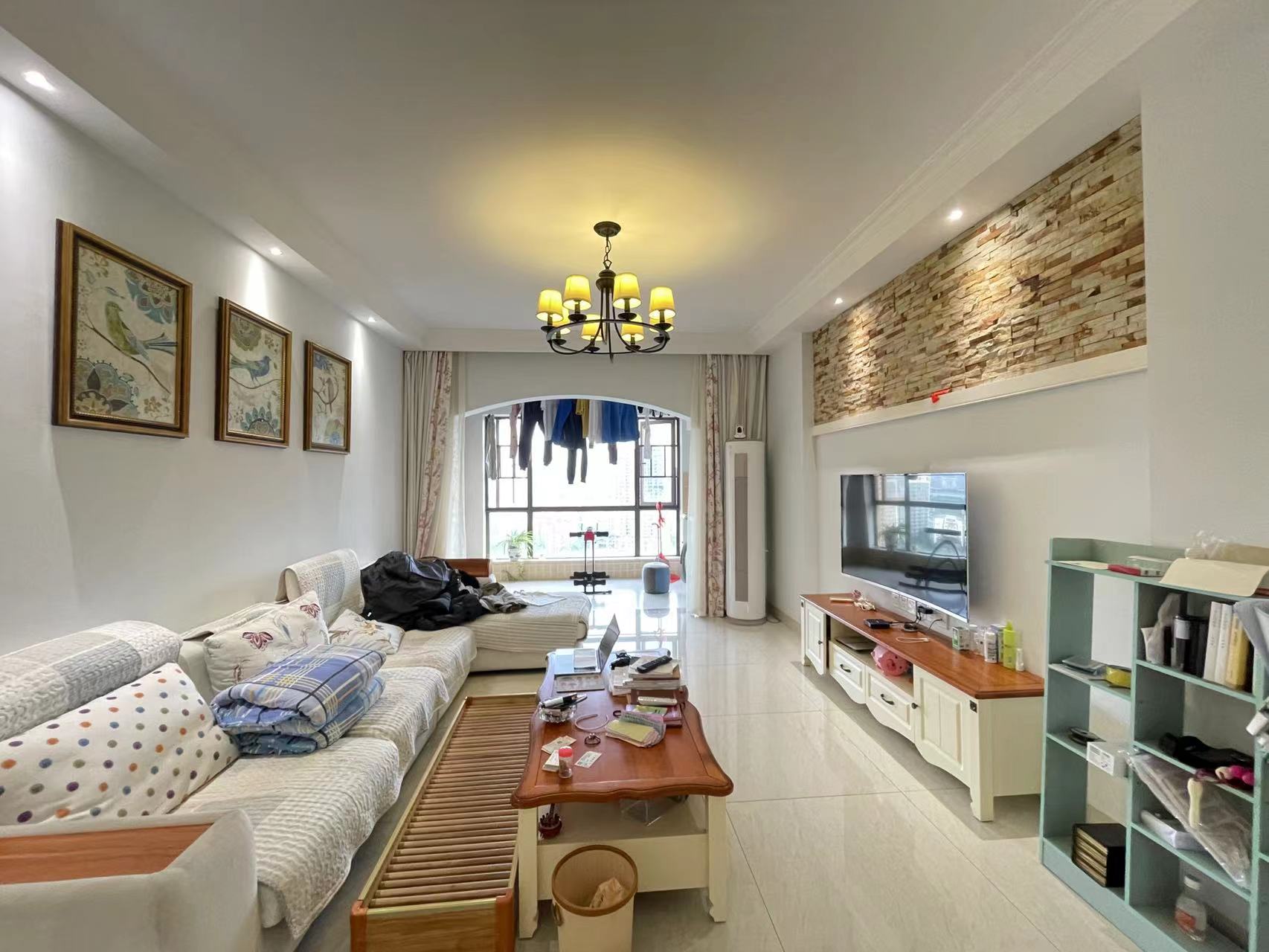 凯旋名门人民中路1006号 3室2厅2卫 84.0万 凯旋名门人民中路1006号 3室2厅2卫 84.0万客厅