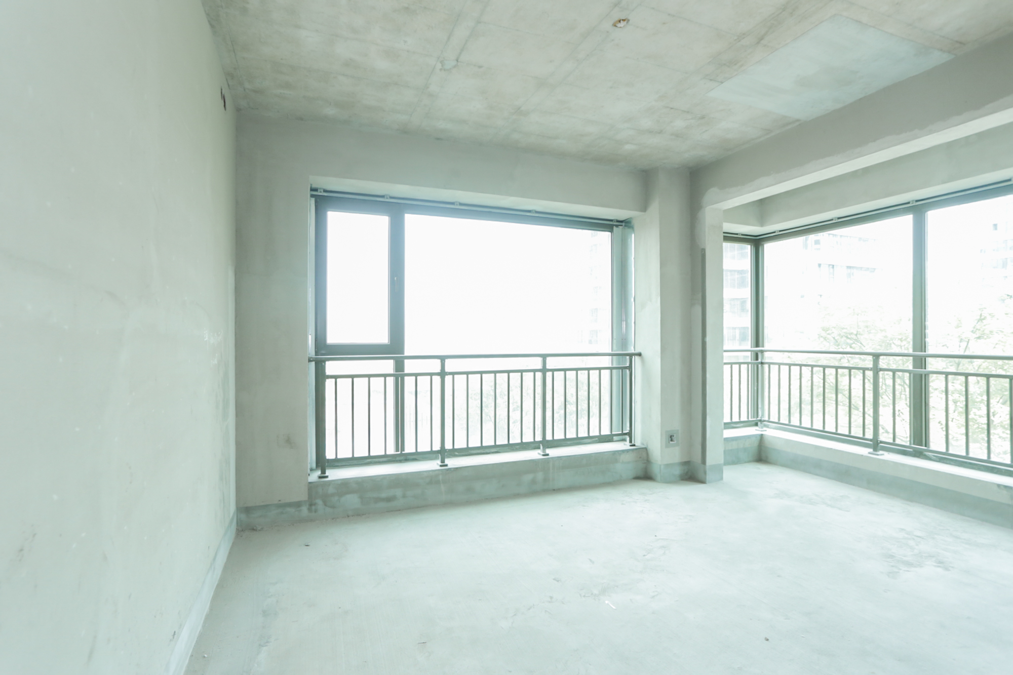 远洋外滩壹号  4室2厅2卫    270.0万其他