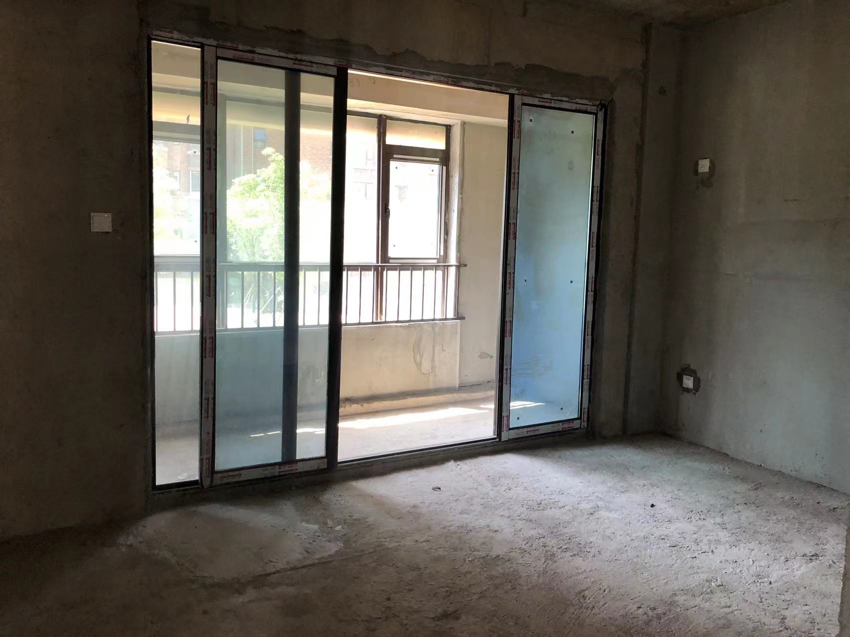 翡翠公园(北大资源) 4室2厅1卫 110.0万 翡翠公园(北大资源) 4室2厅1卫 110.0万客厅