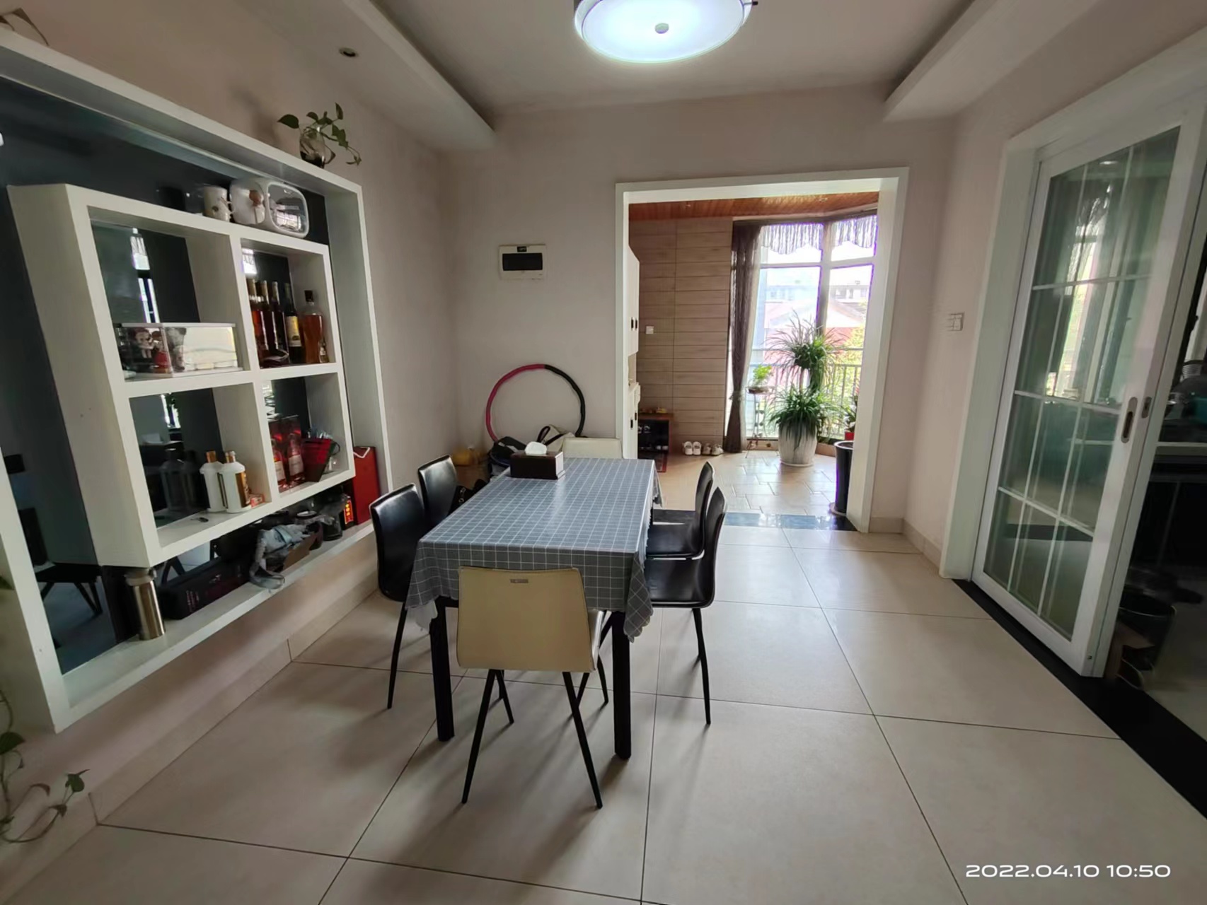 西域名邸  4室2厅2卫    125.0万 西域名邸  4室2厅2卫    125.0万客厅