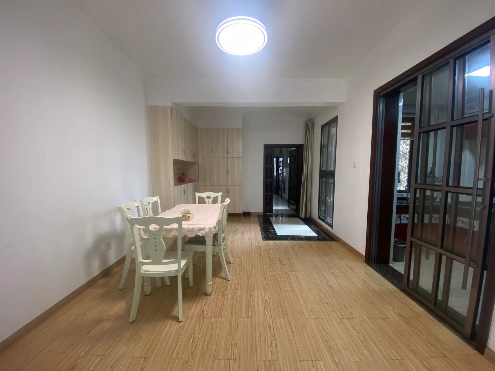 经世龙城 3室2厅1卫 84.8万 经世龙城 3室2厅1卫 84.8万客厅