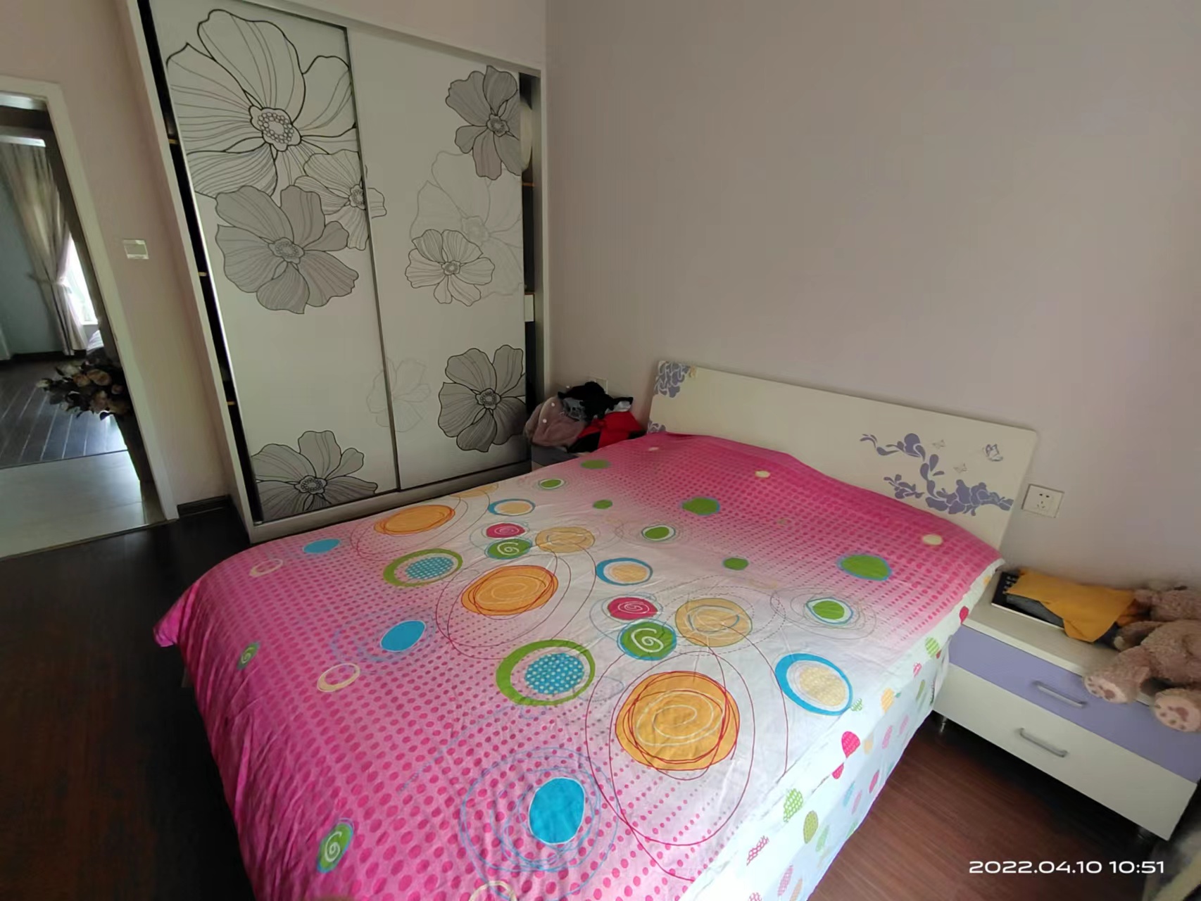 西域名邸  4室2厅2卫    125.0万 西域名邸  4室2厅2卫    125.0万客厅