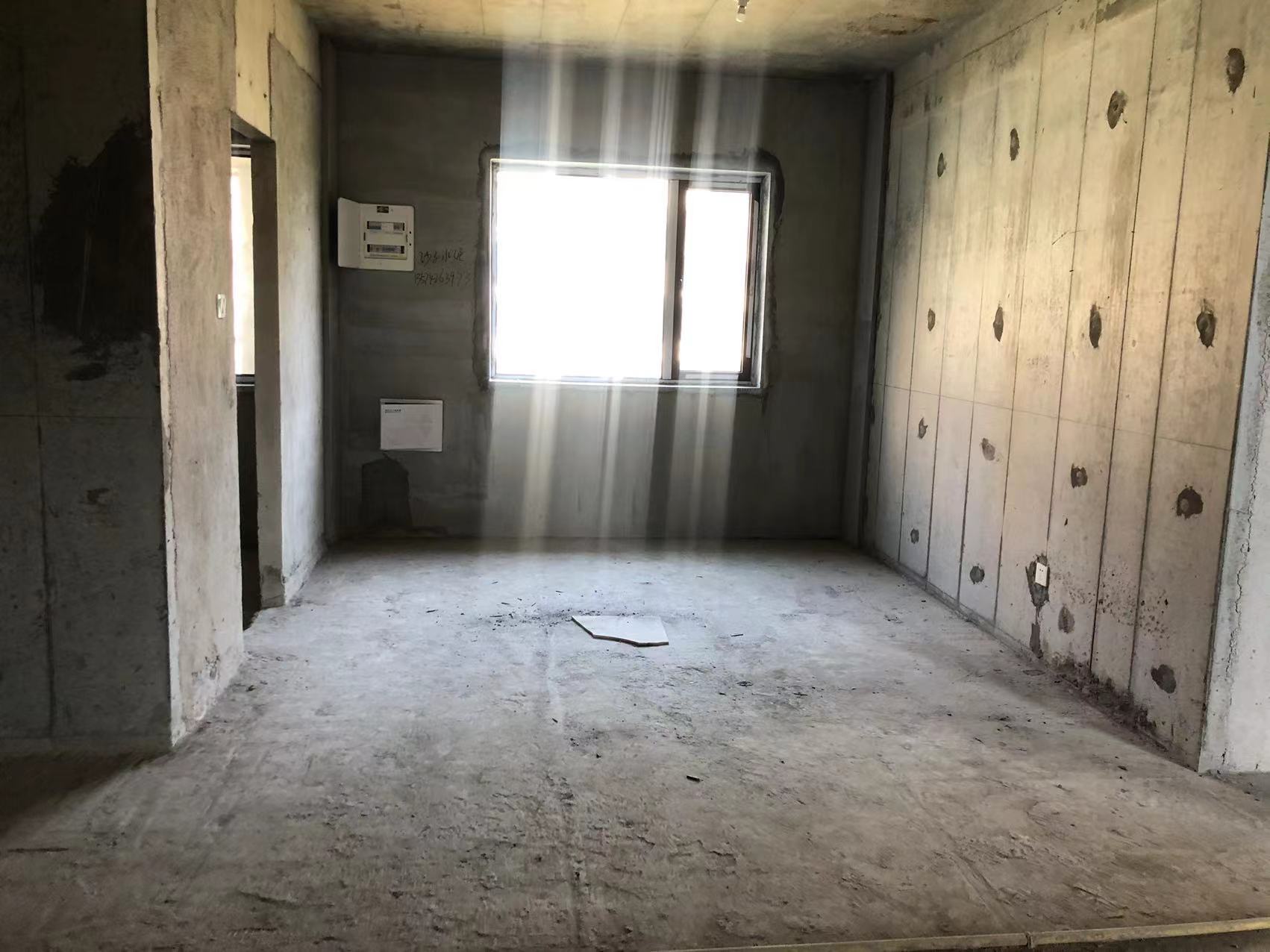 翡翠公园(北大资源) 4室2厅1卫 110.0万 翡翠公园(北大资源) 4室2厅1卫 110.0万客厅