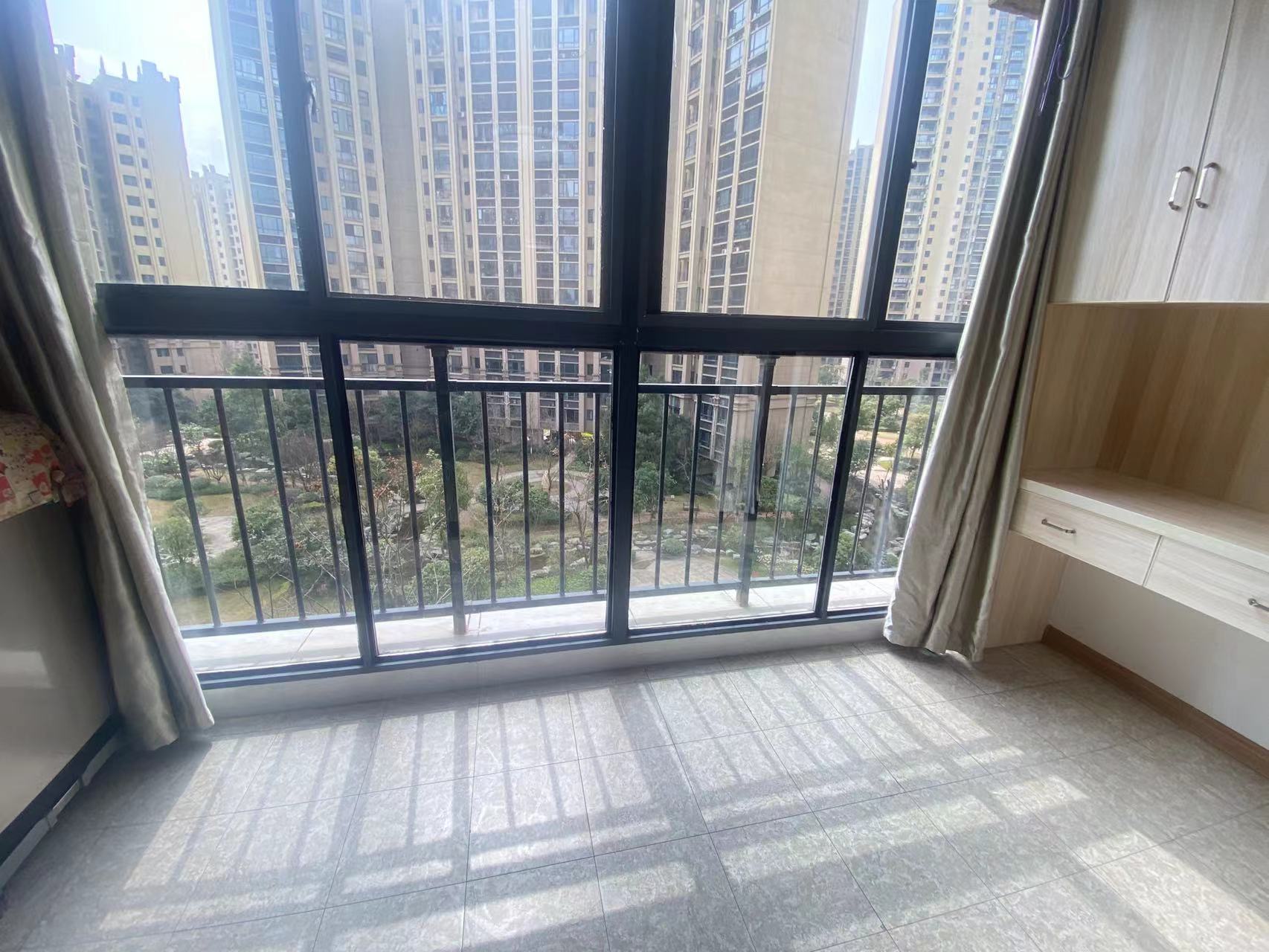 经世龙城 3室2厅1卫 84.8万 经世龙城 3室2厅1卫 84.8万客厅