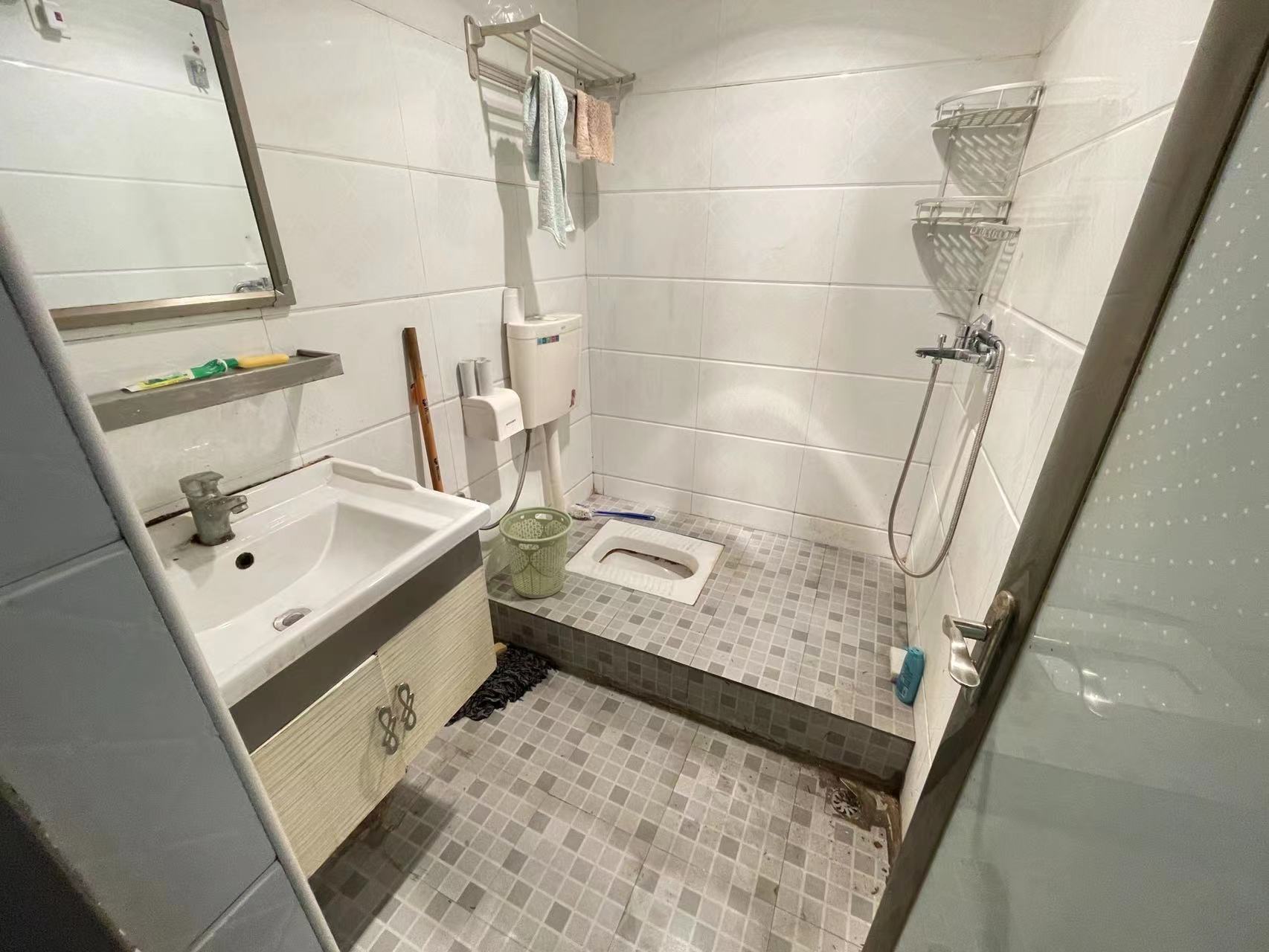 蓝筹公寓1栋 1室1厅1卫 23.0万 蓝筹公寓1栋 1室1厅1卫 23.0万客厅