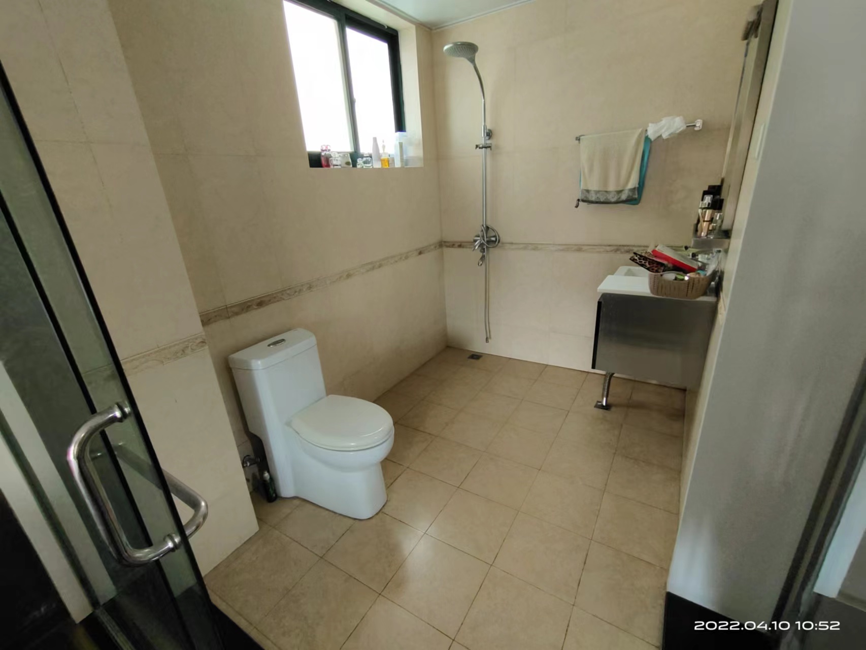 西域名邸  4室2厅2卫    125.0万 西域名邸  4室2厅2卫    125.0万客厅