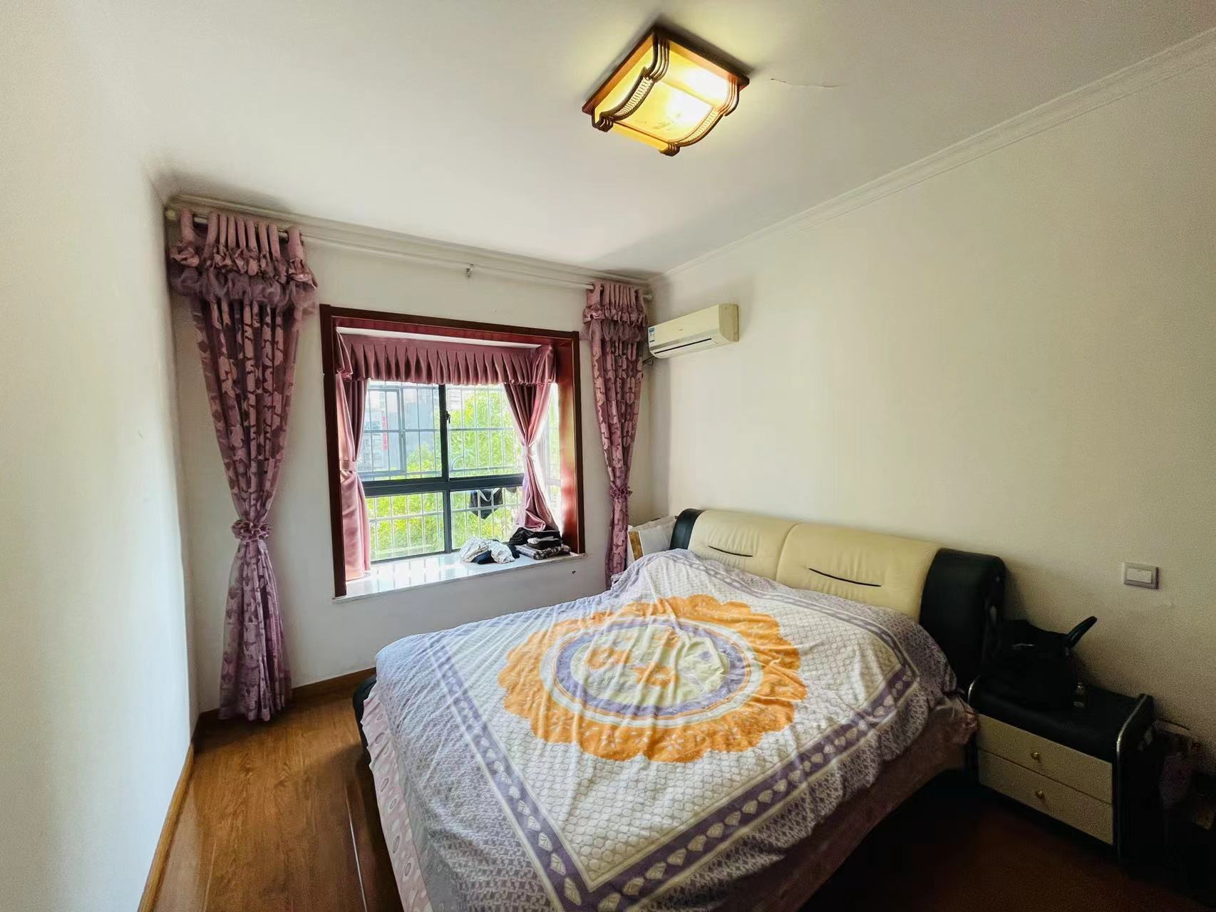 百江花园  3室2厅1卫    52.8万 百江花园  3室2厅1卫    52.8万客厅