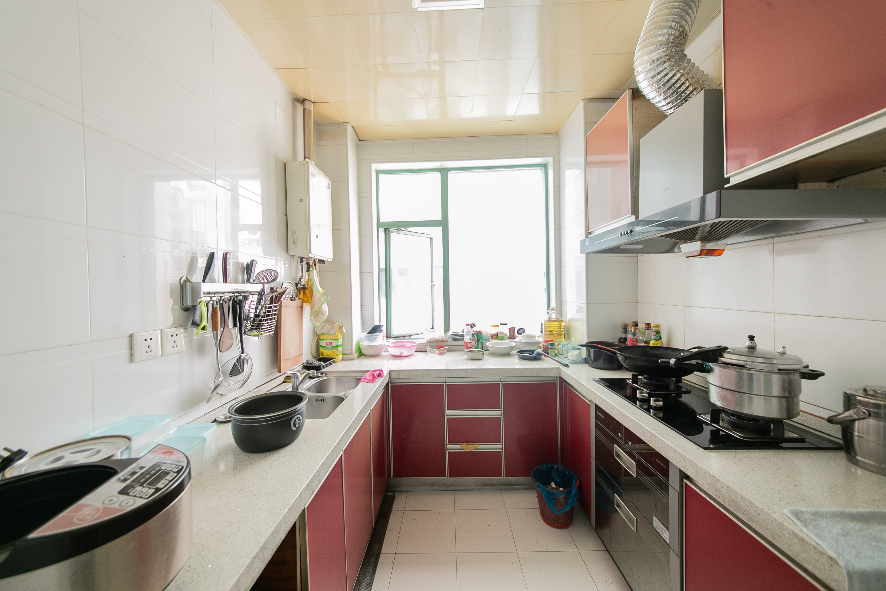 锦绣华天  3室2厅2卫    130.0万 锦绣华天  3室2厅2卫    130.0万厨房