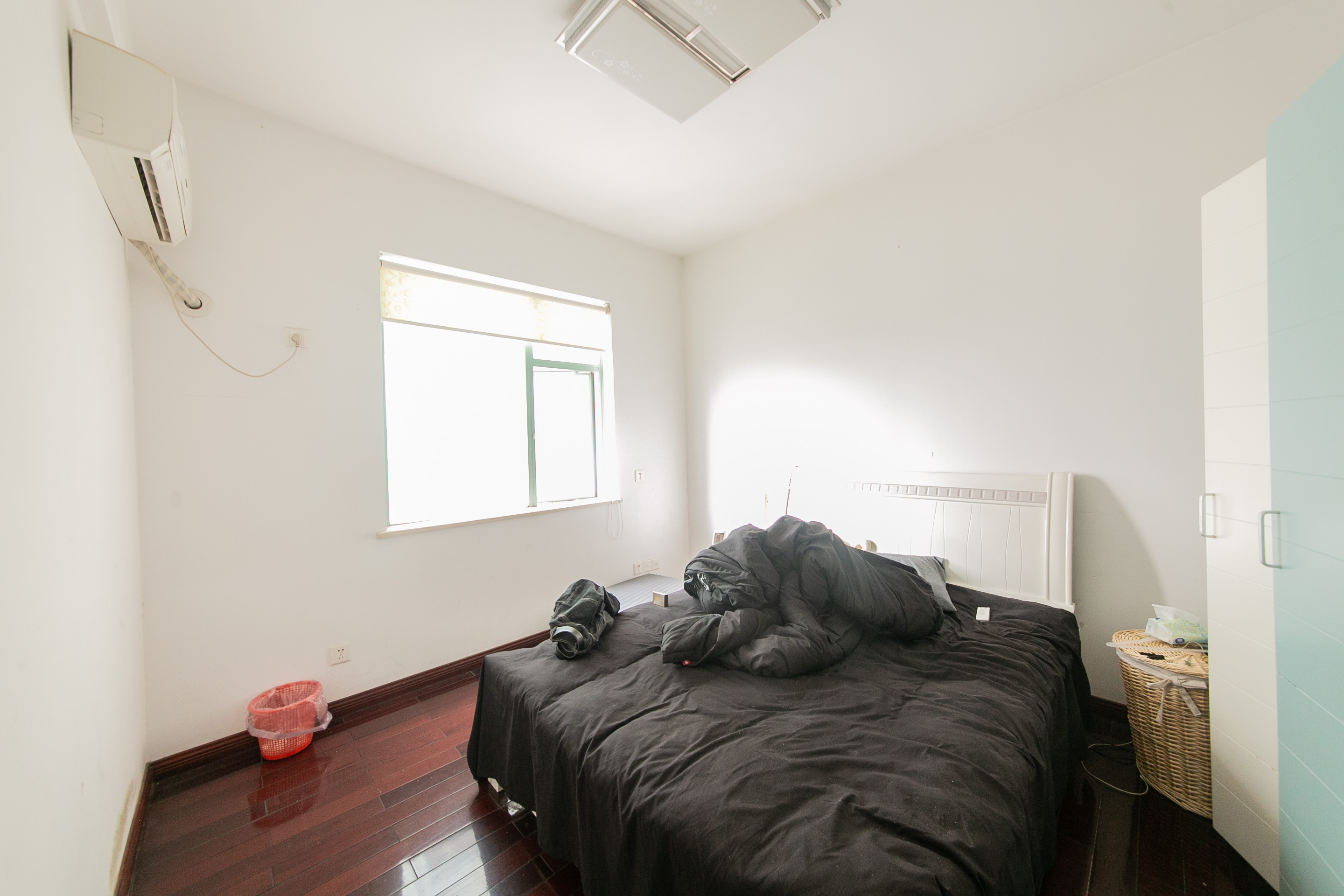 锦绣华天  3室2厅2卫    130.0万 锦绣华天  3室2厅2卫    130.0万卧室