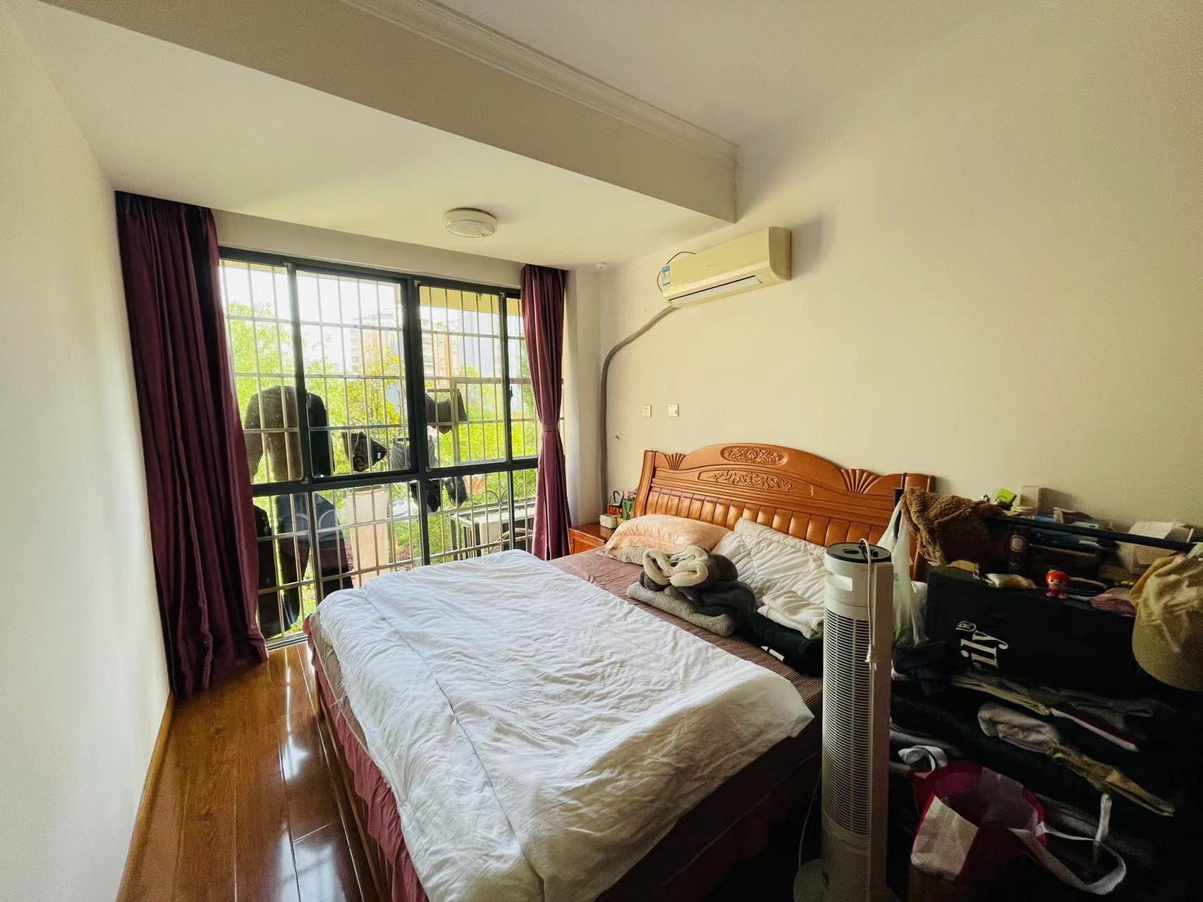 百江花园  3室2厅1卫    52.8万 百江花园  3室2厅1卫    52.8万客厅