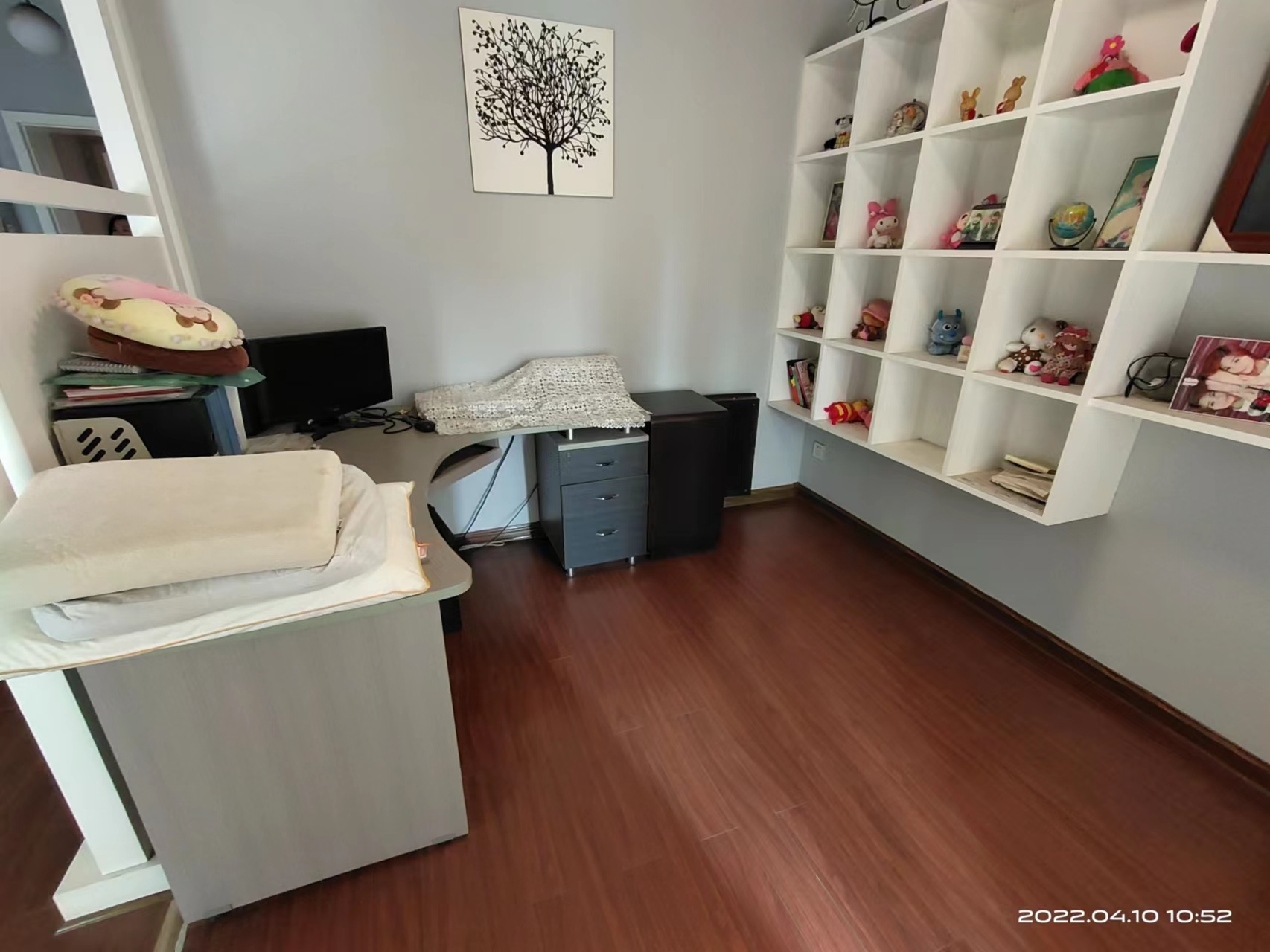 西域名邸  4室2厅2卫    125.0万 西域名邸  4室2厅2卫    125.0万客厅