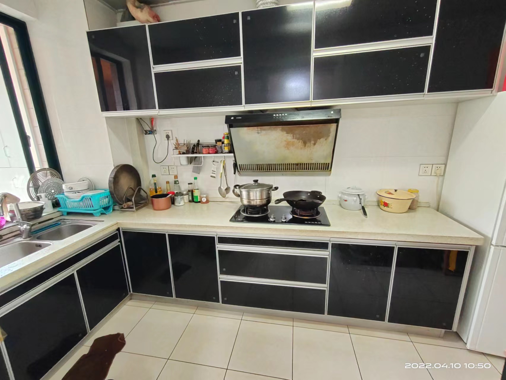 西域名邸  4室2厅2卫    125.0万 西域名邸  4室2厅2卫    125.0万客厅