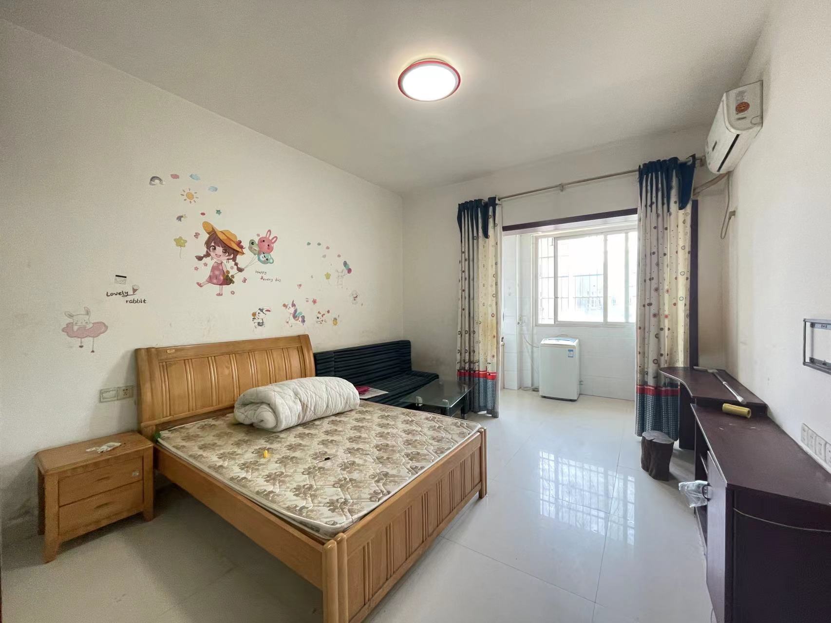 蓝筹公寓1栋 1室1厅1卫 23.0万 蓝筹公寓1栋 1室1厅1卫 23.0万客厅