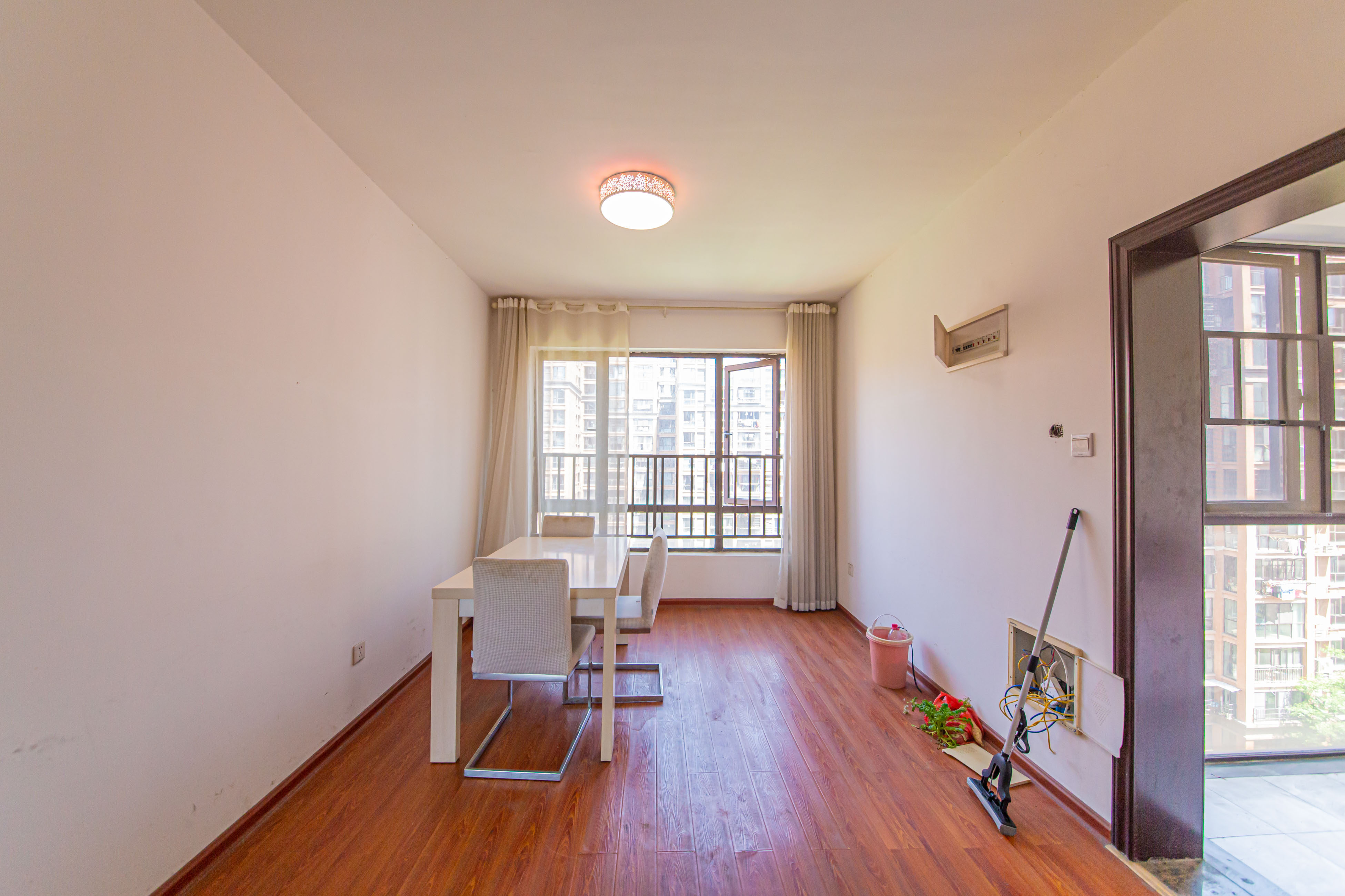 鑫远和城（一、二期）  4室2厅2卫    148.0万客厅