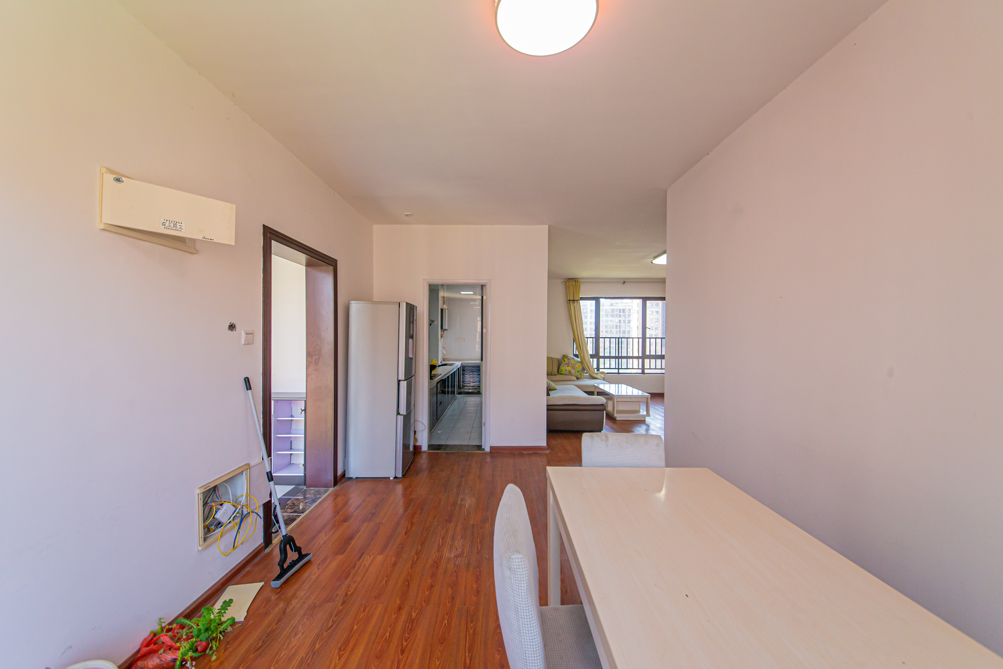 鑫远和城（一、二期）  4室2厅2卫    148.0万客厅