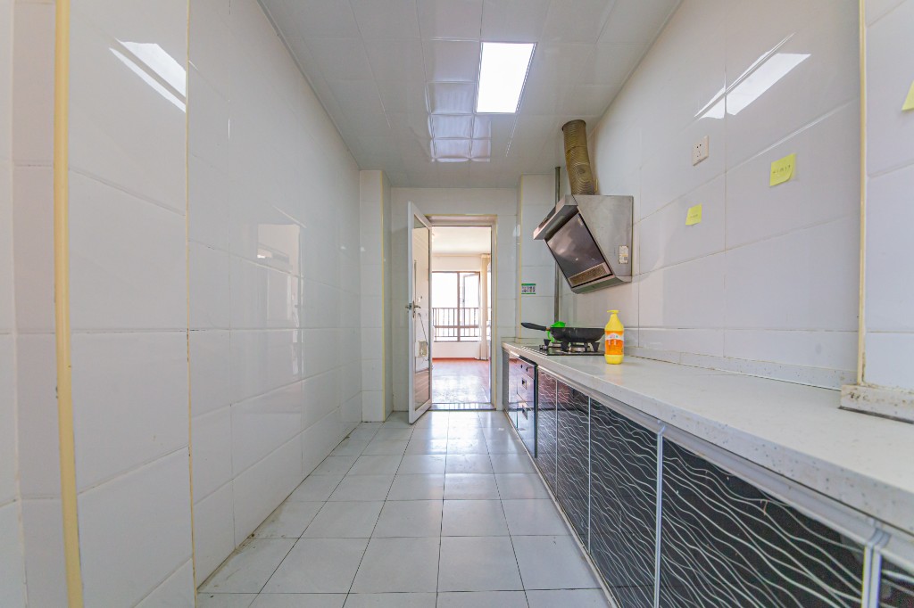 鑫远和城（一、二期）  4室2厅2卫    148.0万厨房