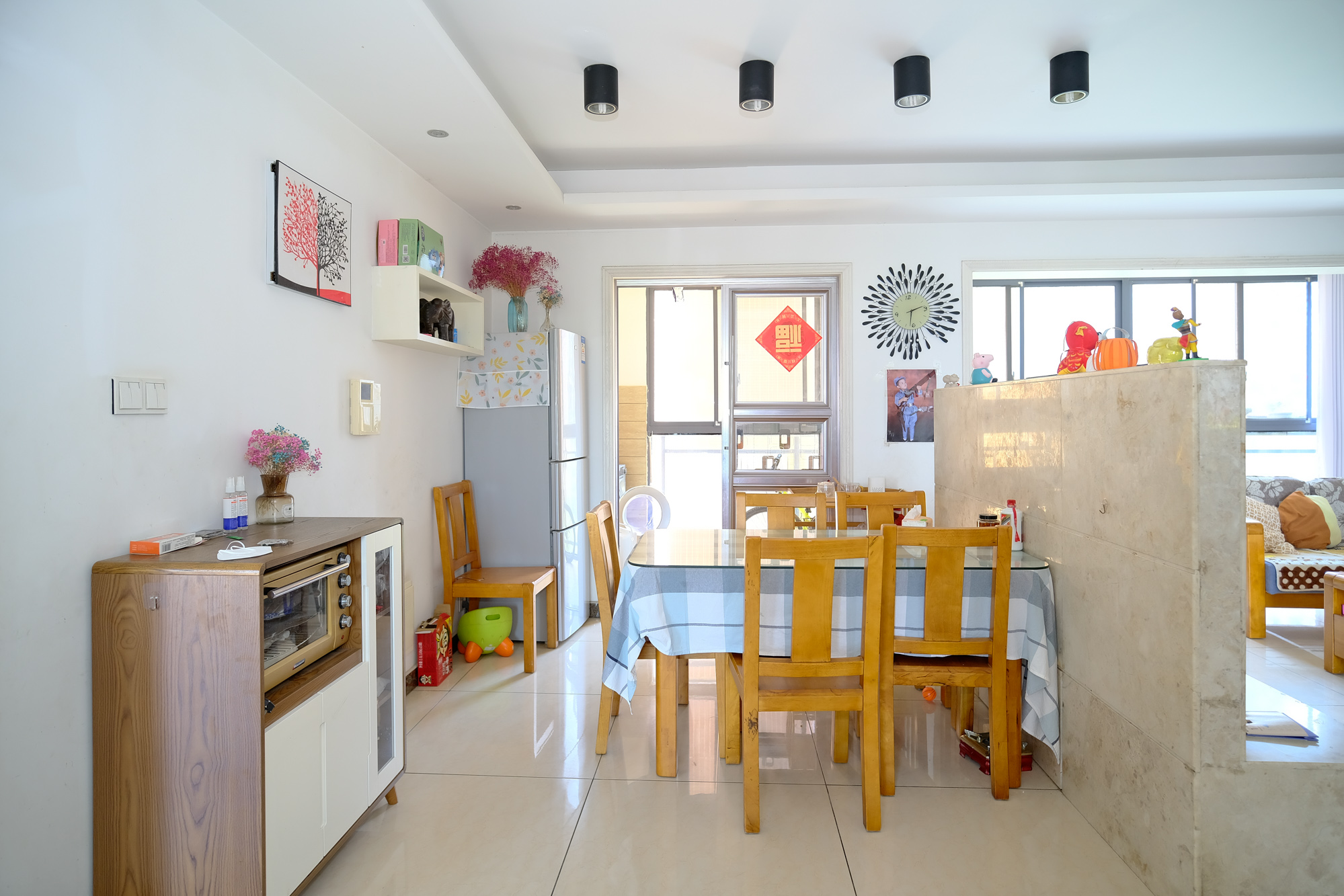 盛地尊域  5室2厅2卫    97.8万客厅