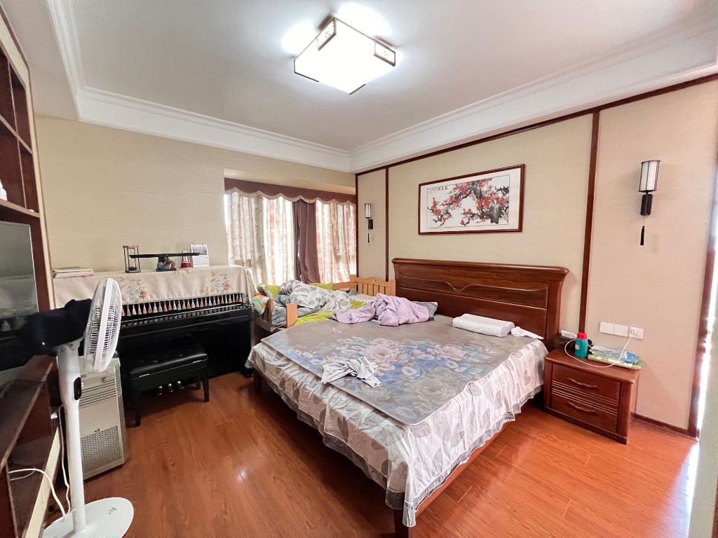 蓝溪谷  4室2厅3卫    123.0万 蓝溪谷  4室2厅3卫    123.0万客厅