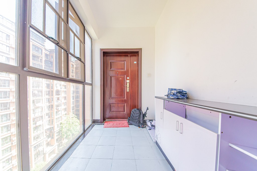 鑫远和城（一、二期）  4室2厅2卫    148.0万阳台