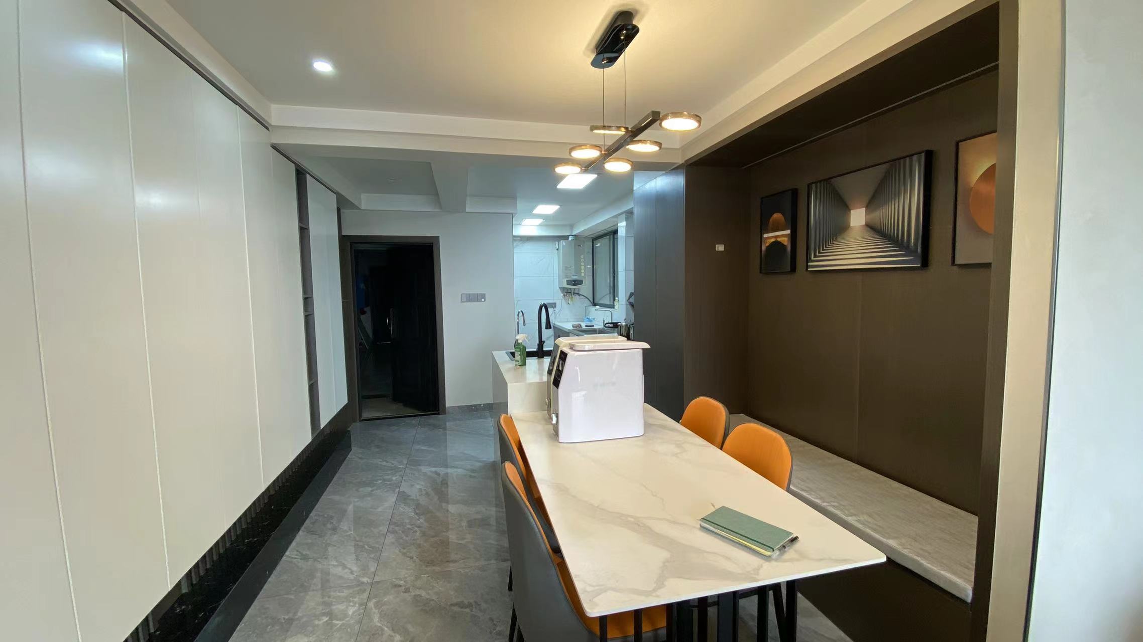 上海名苑  3室2厅2卫    90.0万 上海名苑  3室2厅2卫    90.0万客厅