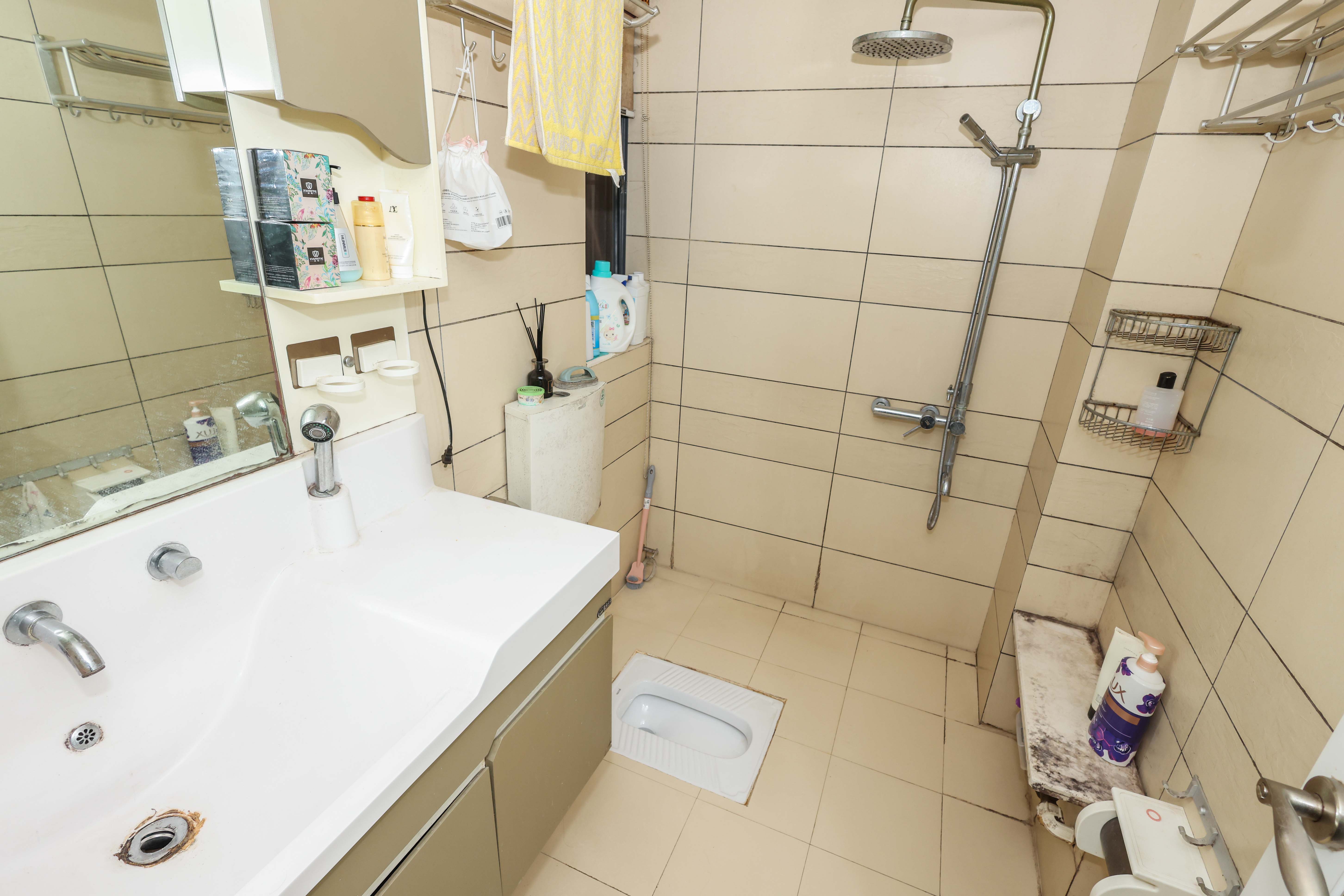 保利麓谷林语A区  3室2厅1卫    103.0万卫生间