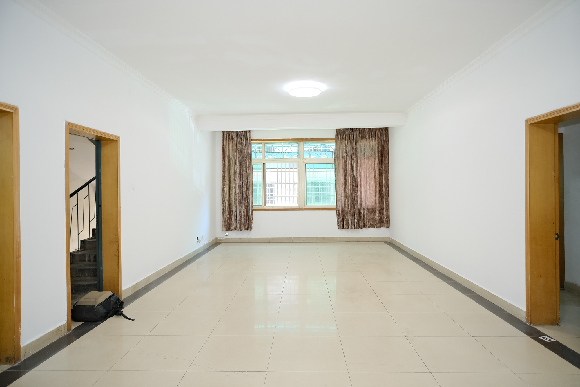 影珠山公寓  3室2厅2卫    52.8万 影珠山公寓  3室2厅2卫    52.8万客厅