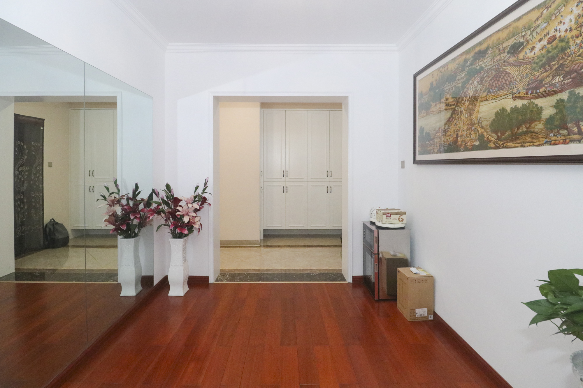 世茂外滩里(世茂铂翠湾三期)  4室2厅2卫    318.0万 世茂外滩里(世茂铂翠湾三期)  4室2厅2卫    318.0万卧室