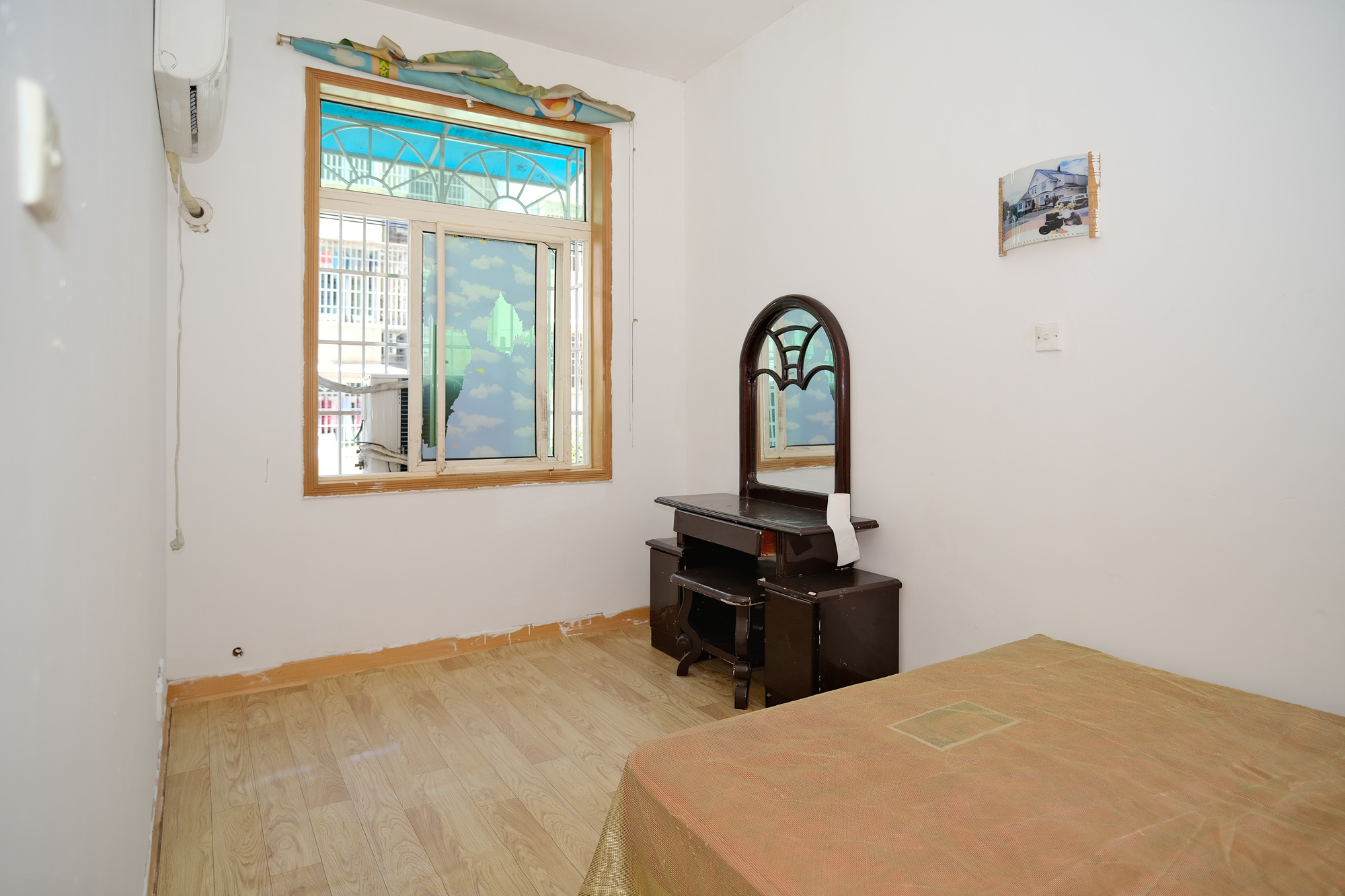 影珠山公寓  3室2厅2卫    52.8万 影珠山公寓  3室2厅2卫    52.8万卧室