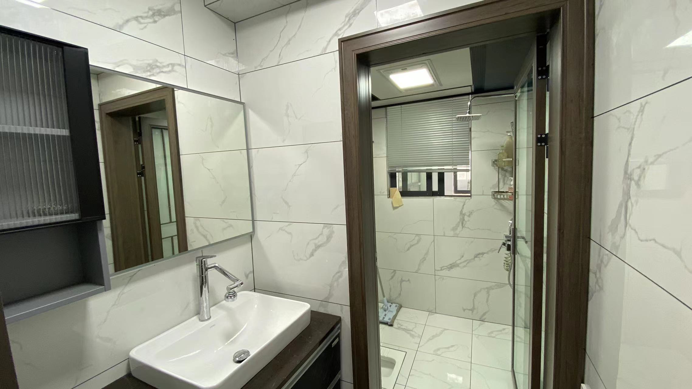 上海名苑  3室2厅2卫    90.0万 上海名苑  3室2厅2卫    90.0万客厅