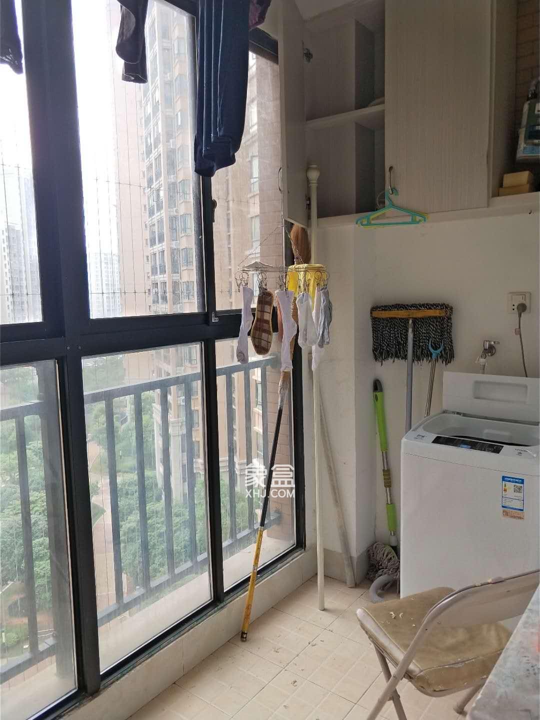 康桥美郡 3室2厅2卫 60.0万 康桥美郡 3室2厅2卫 60.0万客厅