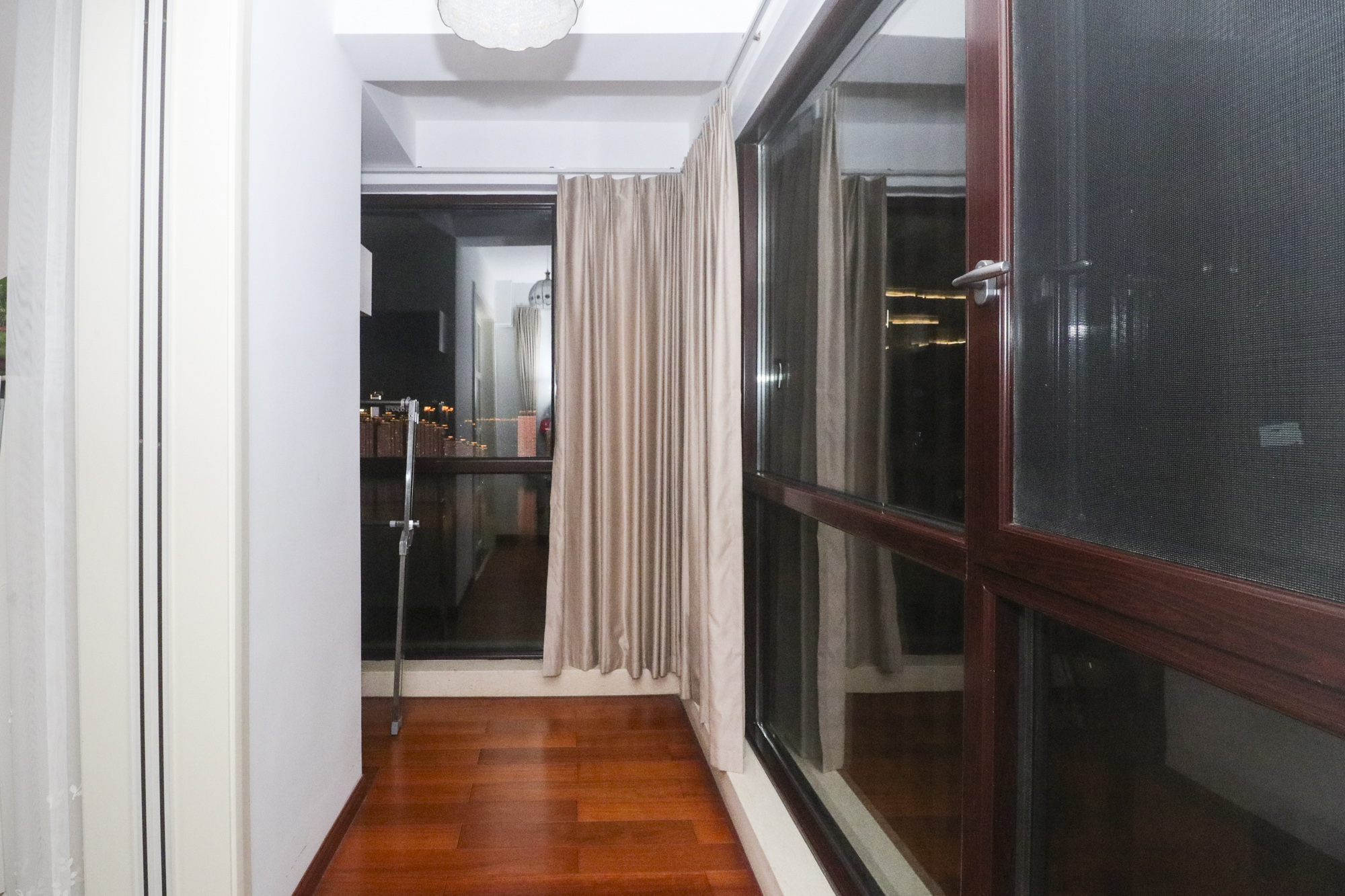 世茂外滩里(世茂铂翠湾三期)  4室2厅2卫    318.0万 世茂外滩里(世茂铂翠湾三期)  4室2厅2卫    318.0万阳台