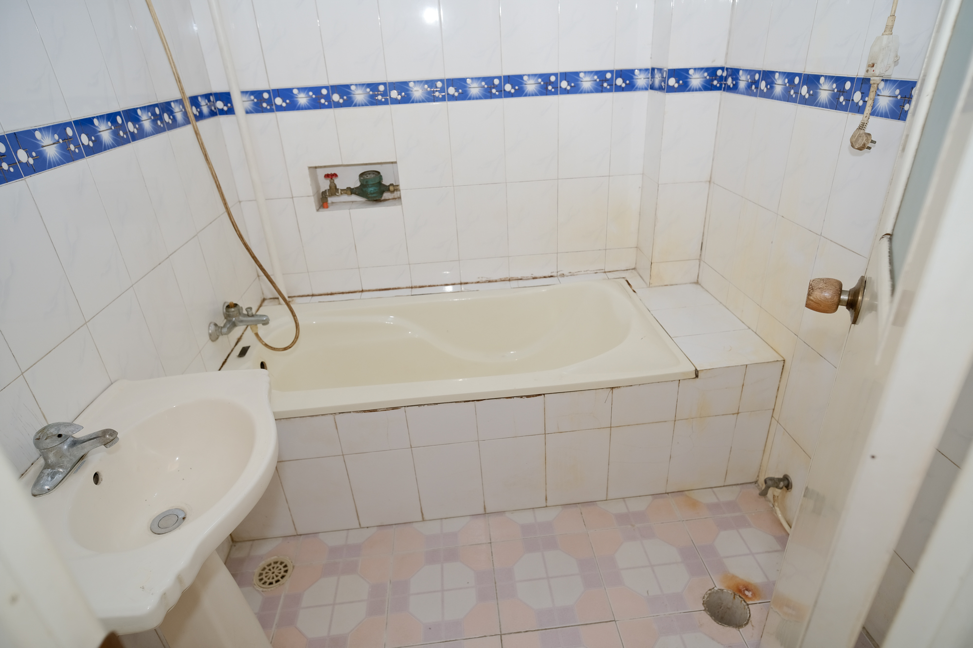 影珠山公寓  3室2厅2卫    52.8万 影珠山公寓  3室2厅2卫    52.8万卫生间