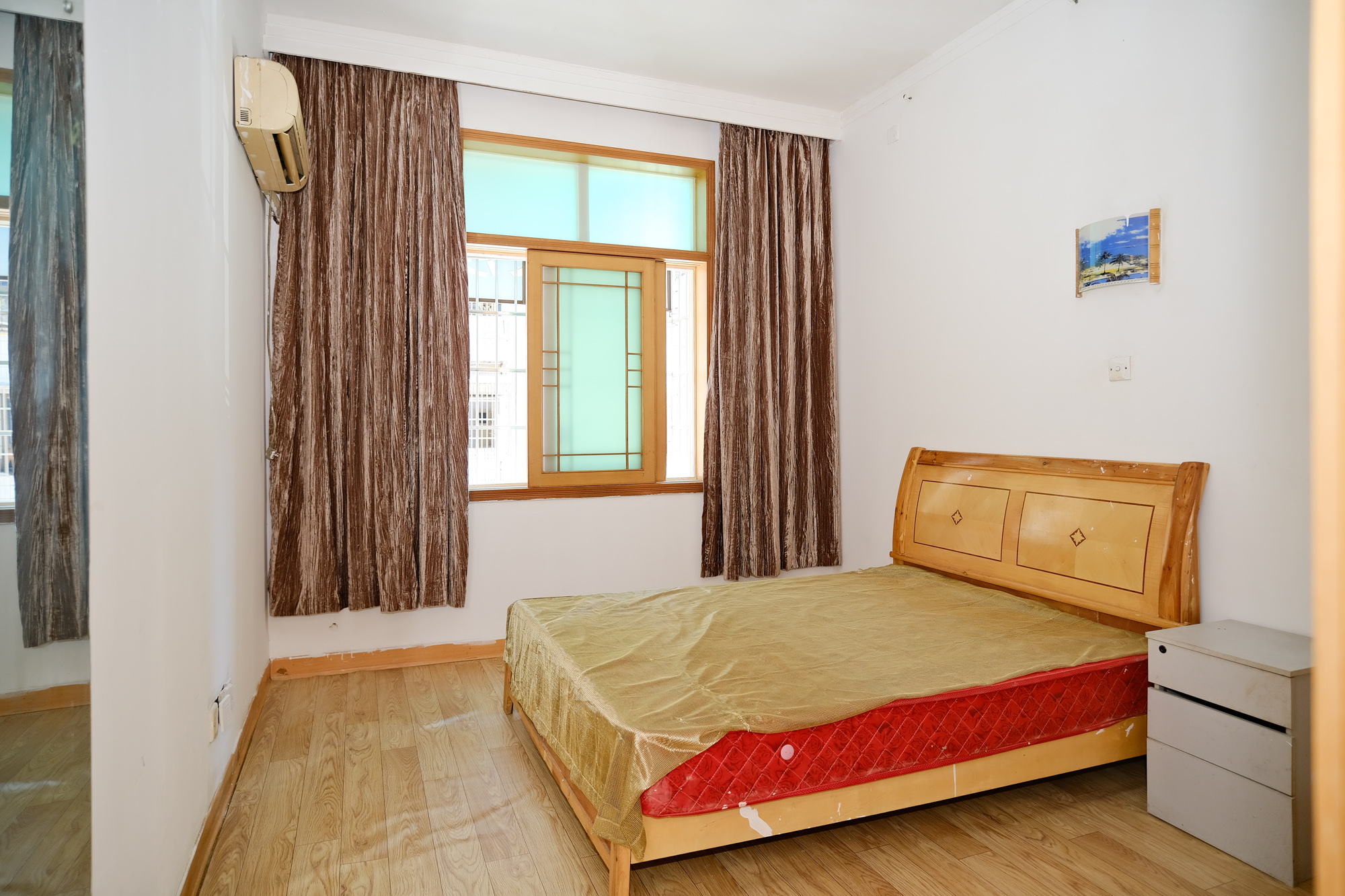 影珠山公寓  3室2厅2卫    52.8万 影珠山公寓  3室2厅2卫    52.8万卧室