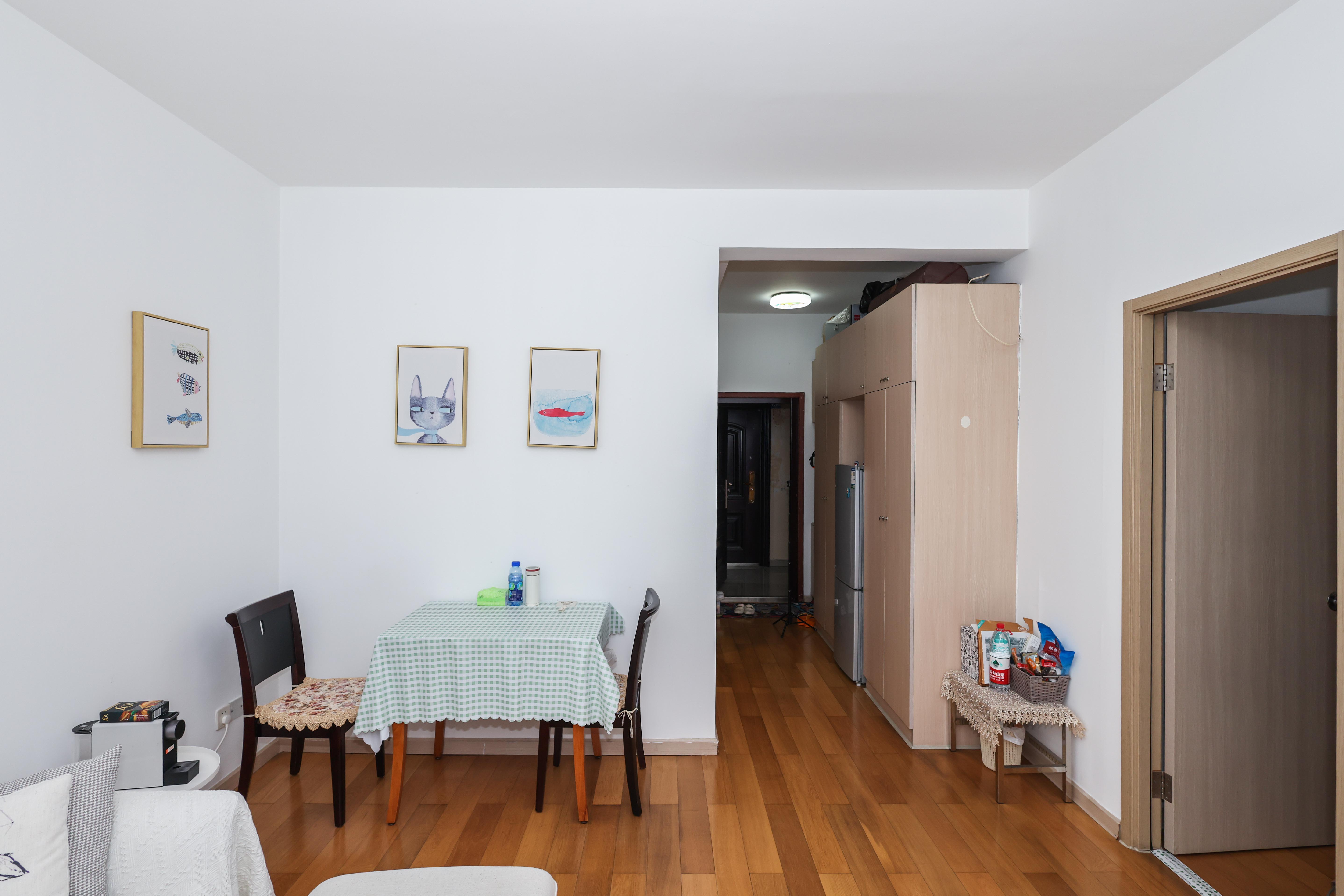 远大麓园 1室1厅1卫 45.0万 远大麓园 1室1厅1卫 45.0万客厅